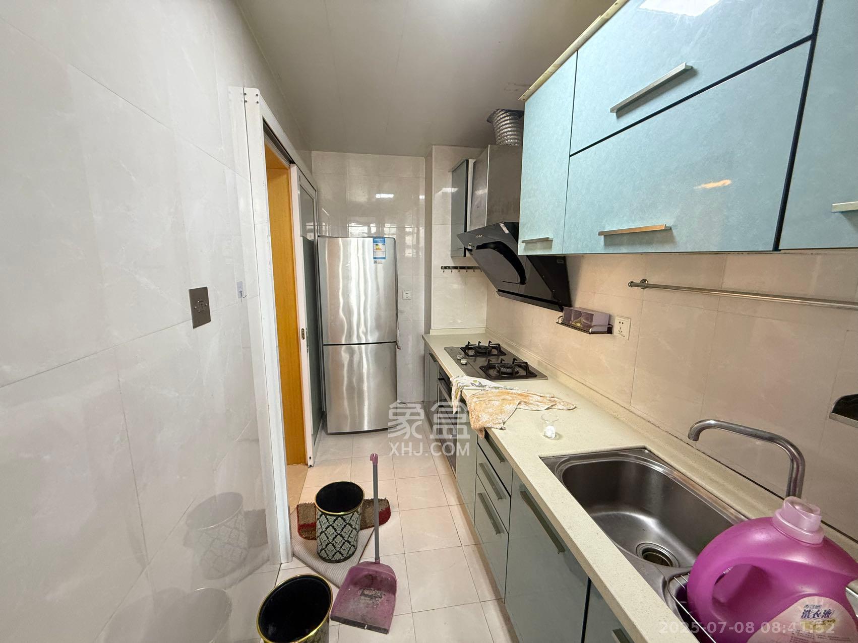 怡海星城  3室2厅1卫    1800.0元/月室内图