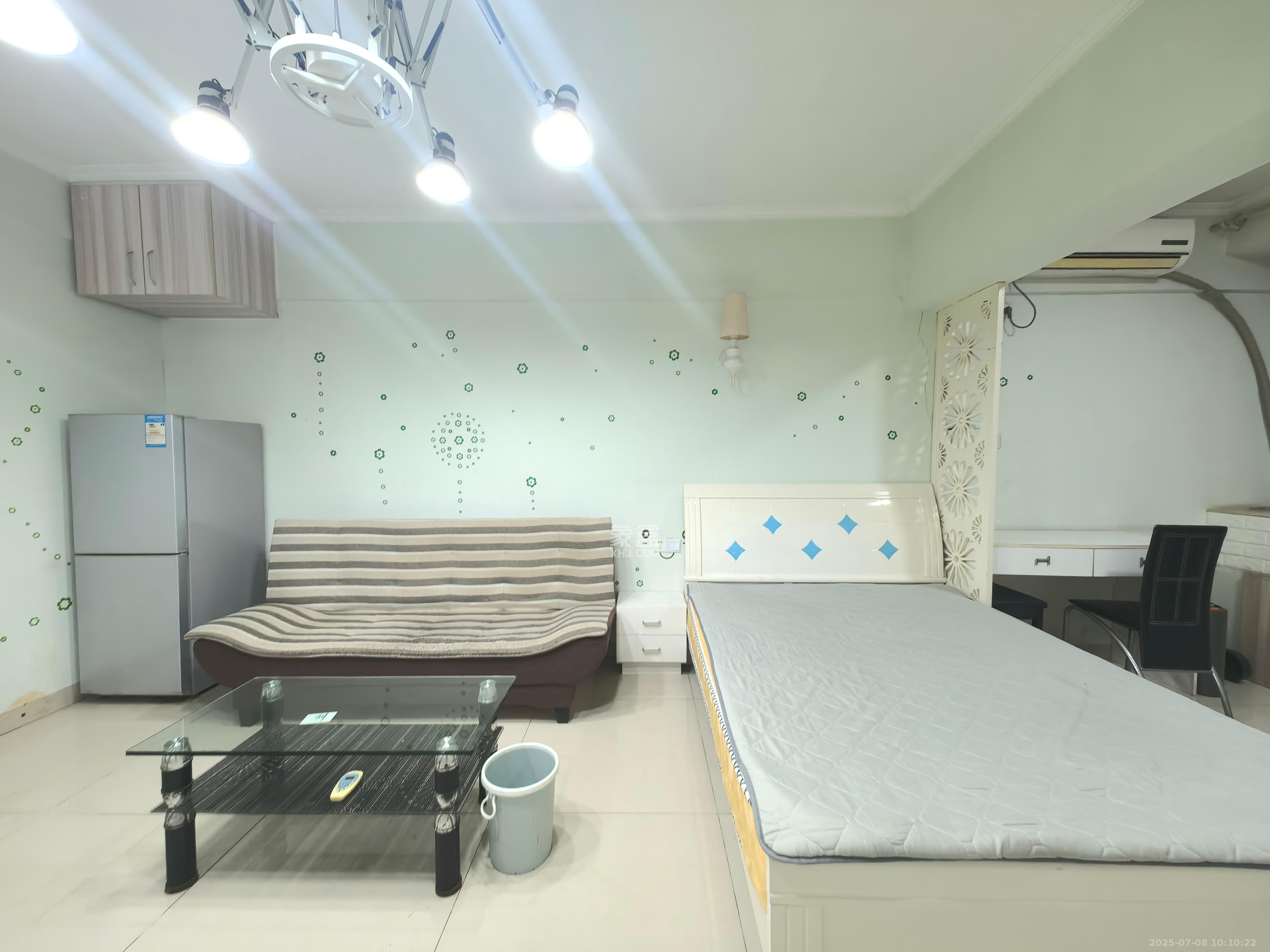 观园国际公寓  1室1厅1卫    1700.0元/月 观园国际公寓  1室1厅1卫    1700.0元/月室内图