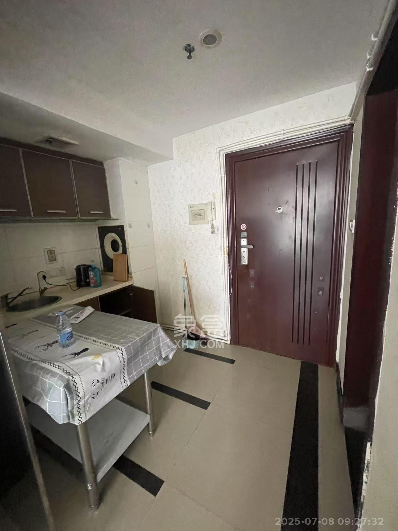 标志商务中心  1室1厅1卫    1200.0元/月室内图