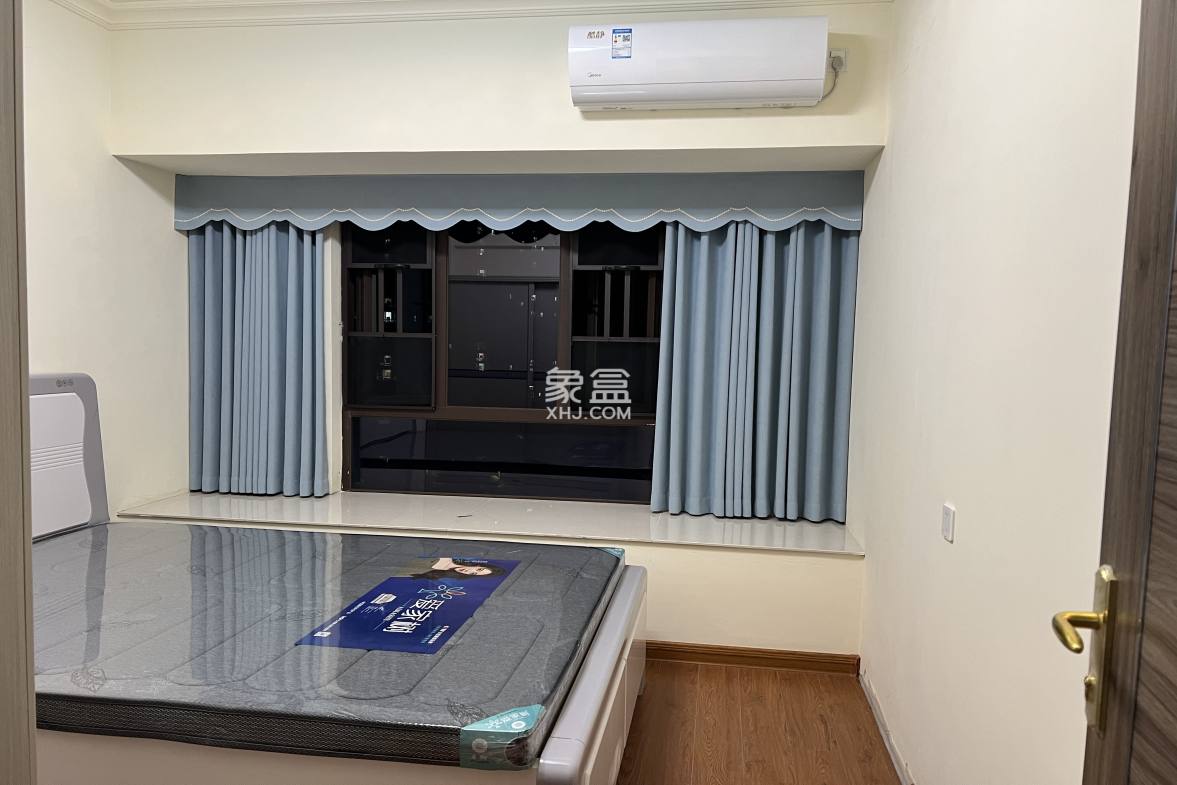 碧桂园豪园 4室2厅2卫 2000.0元/月 碧桂园豪园 4室2厅2卫 2000.0元/月室内图