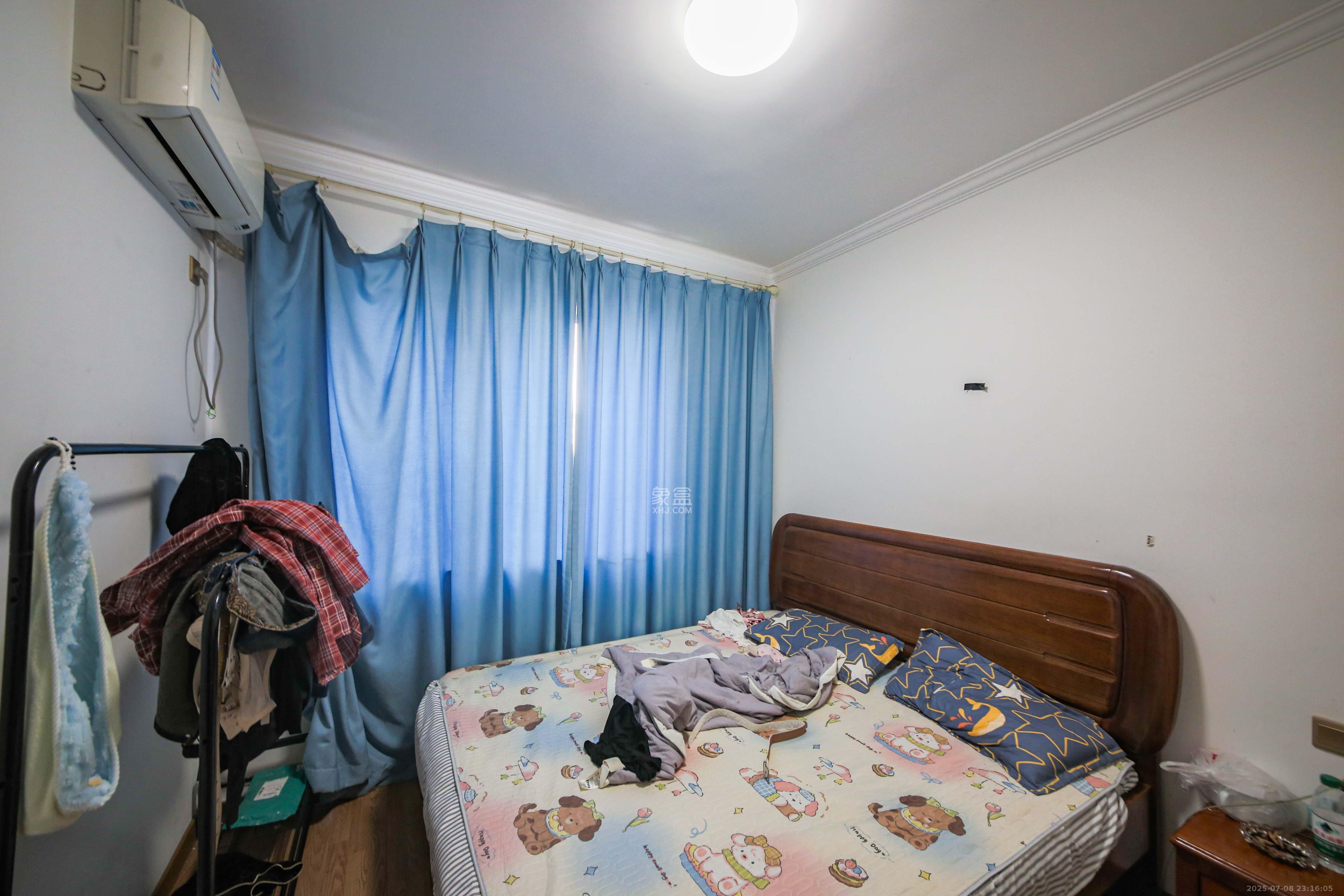 中南红领邦(红星嘉和苑)  3室2厅2卫    75.0万 中南红领邦(红星嘉和苑)  3室2厅2卫    75.0万卧室