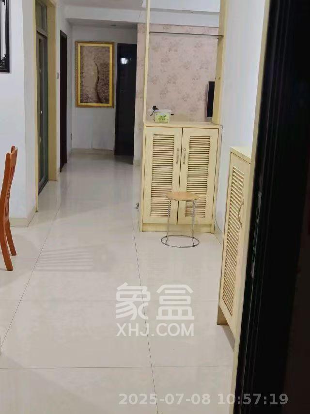 新城新世界一二三期  2室1厅1卫   2500.00元/月室内图