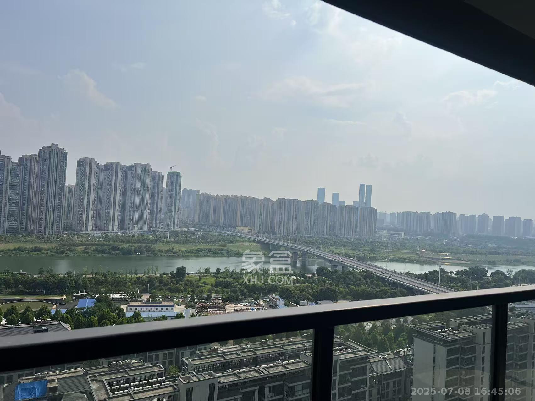 美的云樾  4室2厅2卫   3600.00元/月室内图