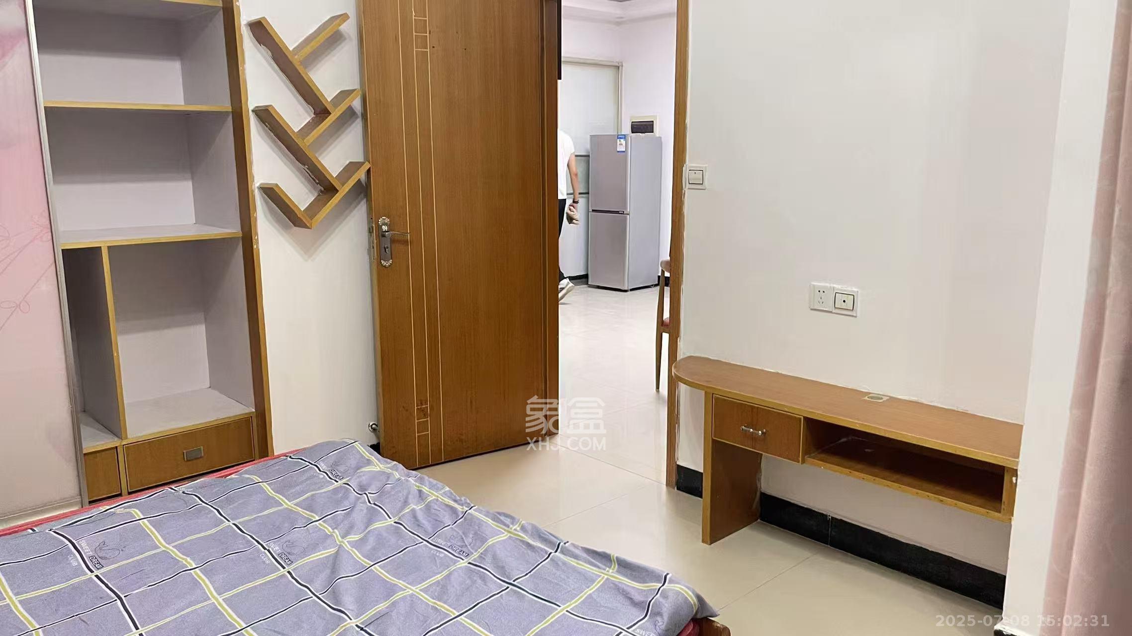 湘聚大厦  3室2厅1卫   2000.00元/月室内图