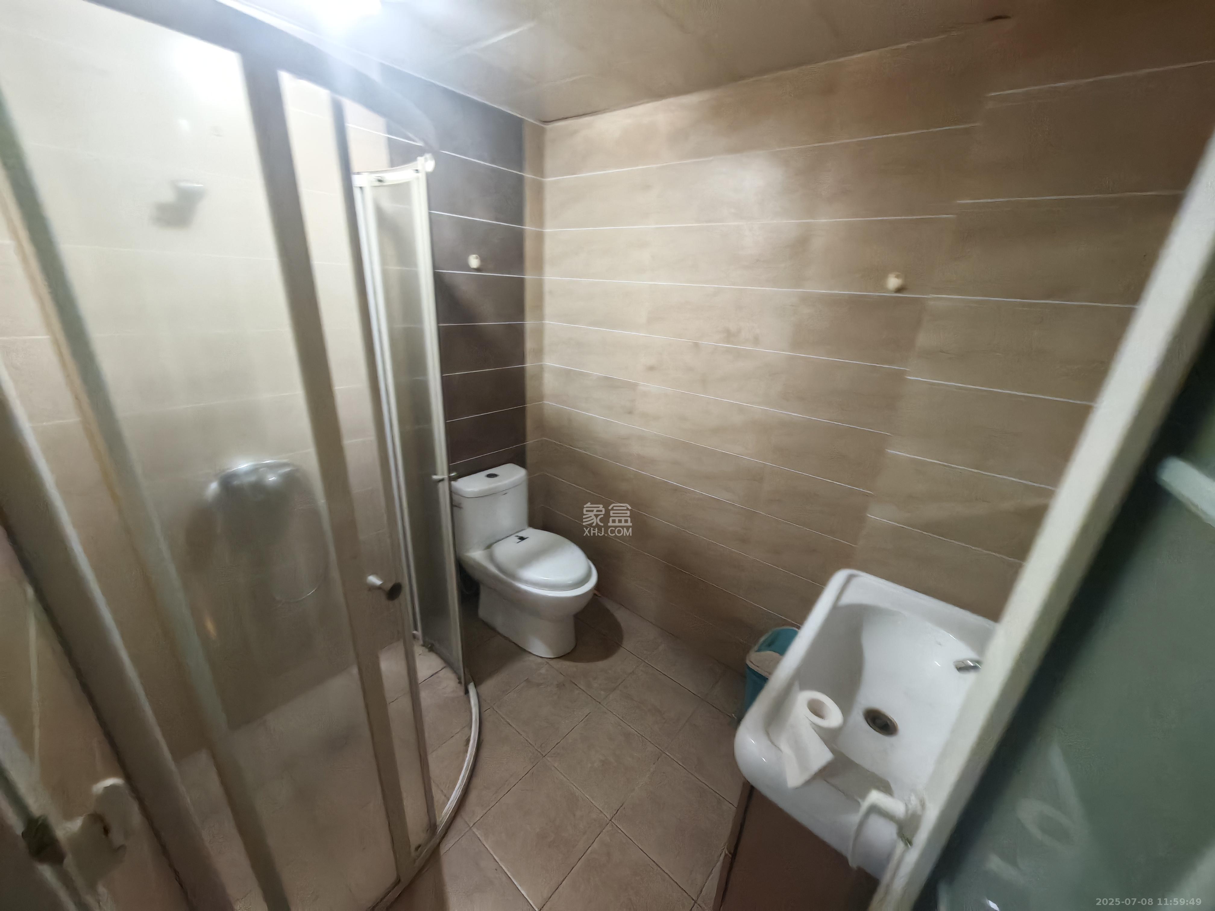 嘉盛国际广场 1室1厅1卫 2000.00元/月 嘉盛国际广场 1室1厅1卫 2000.00元/月室内图