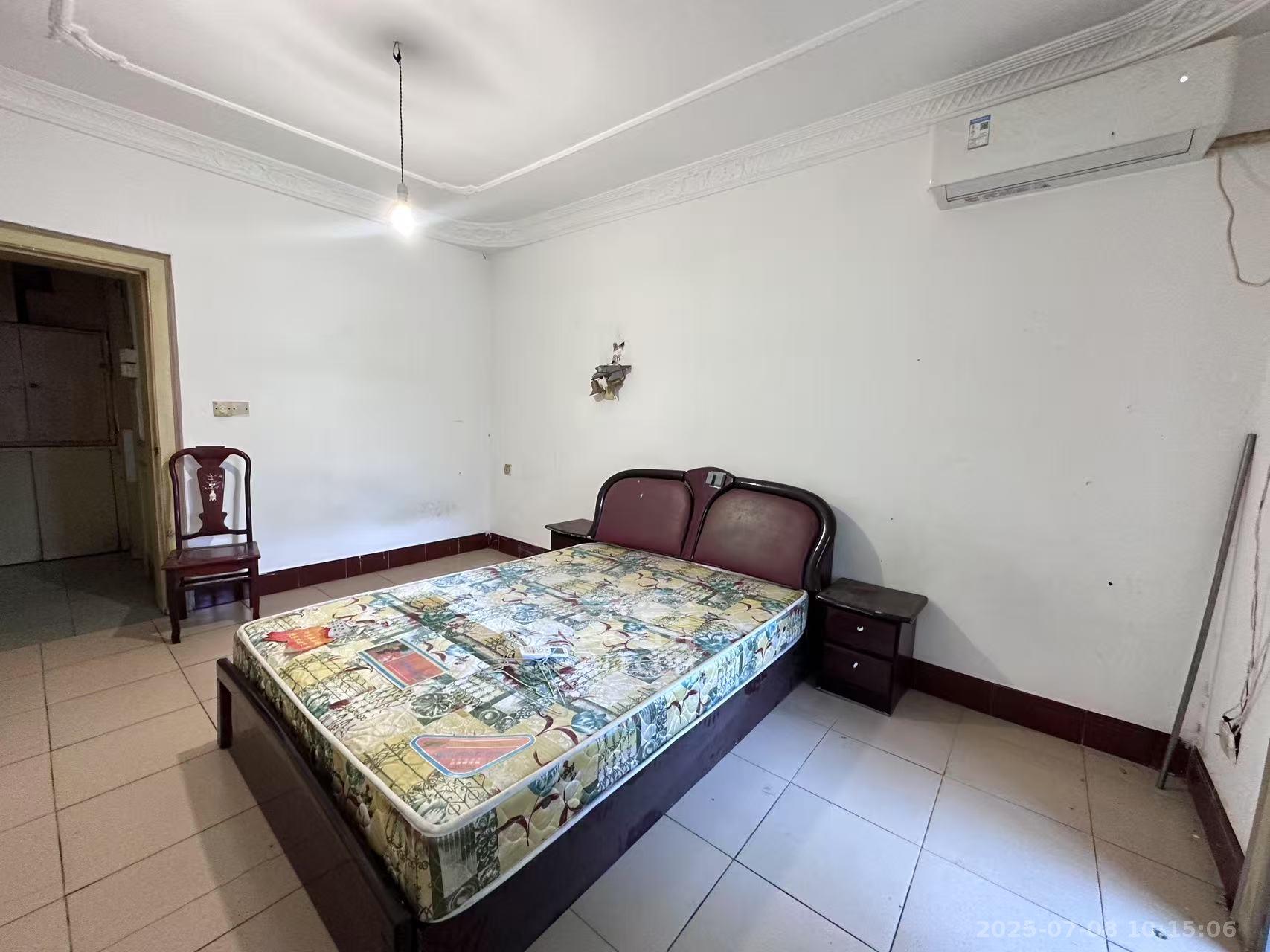 陈家湖小区  3室2厅1卫    2000.0元/月 陈家湖小区  3室2厅1卫    2000.0元/月室内图