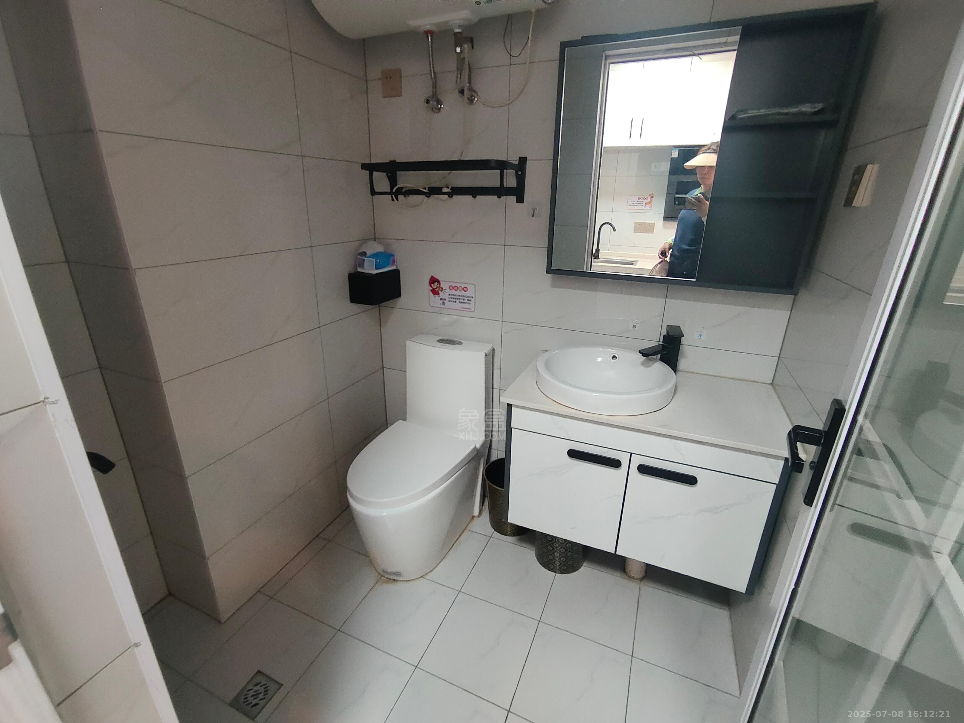 汇金财智天下 1室1厅1卫 1300.0元/月 汇金财智天下 1室1厅1卫 1300.0元/月室内图