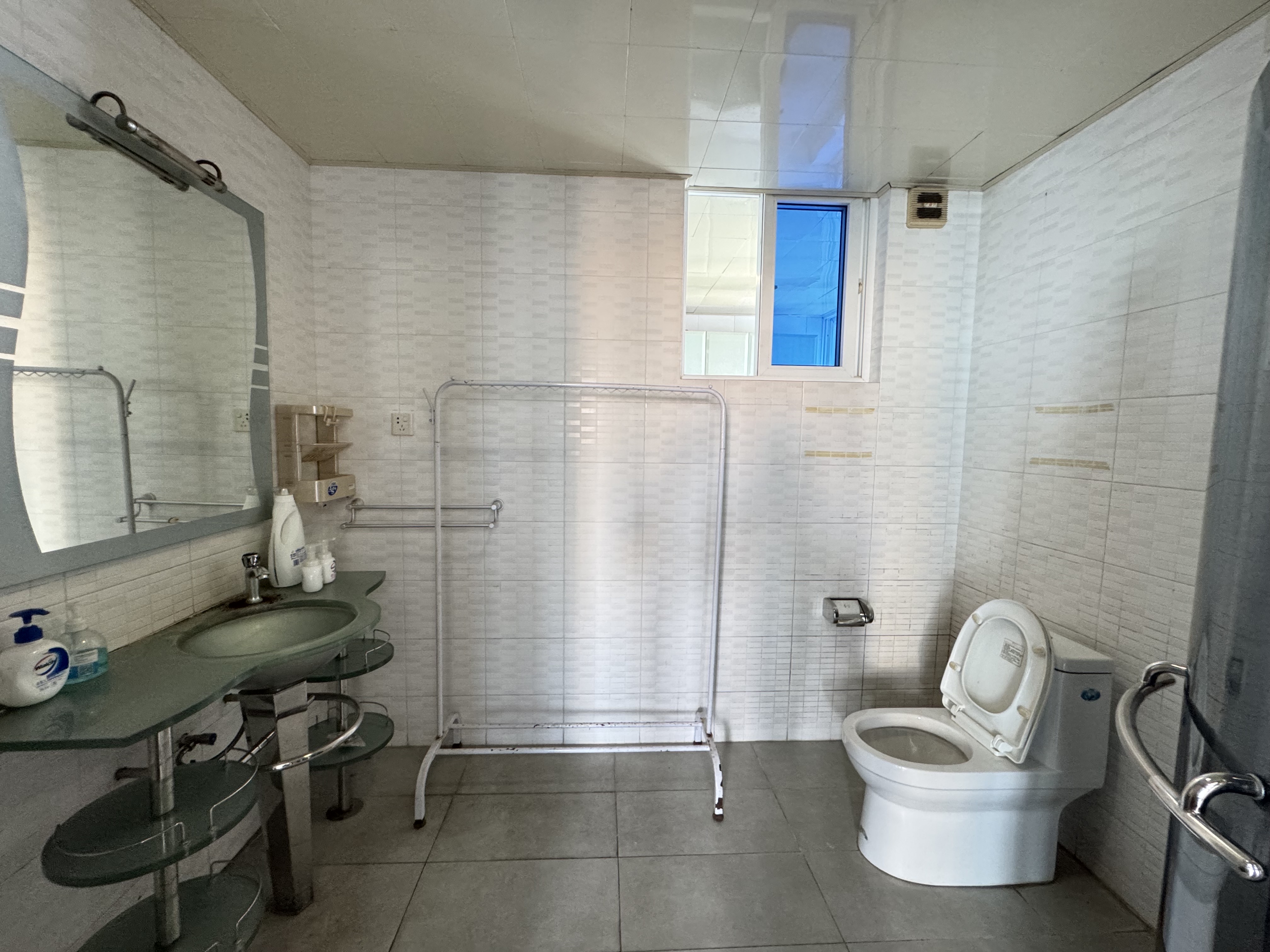 美银大厦 3室2厅2卫 8100.0元/月 美银大厦 3室2厅2卫 8100.0元/月室内图