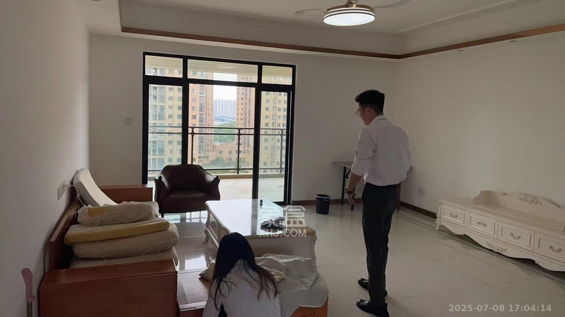 碧桂园公园壹号(凯怡茗苑)  1室3厅2卫    2500.0元/月 碧桂园公园壹号(凯怡茗苑)  1室3厅2卫    2500.0元/月室内图