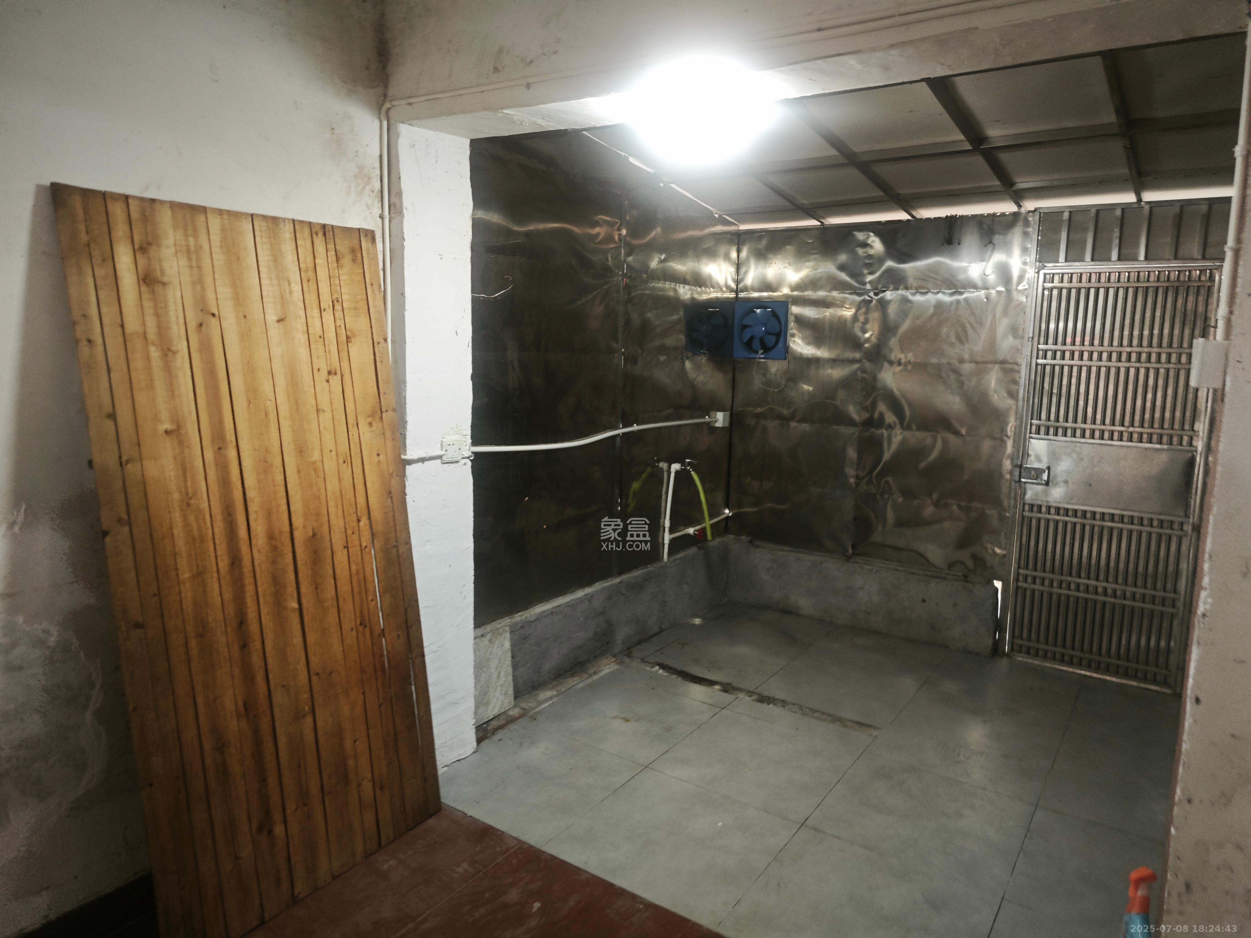 阿弥岭一二片 1室1厅1卫 1100.0元/月 阿弥岭一二片 1室1厅1卫 1100.0元/月室内图