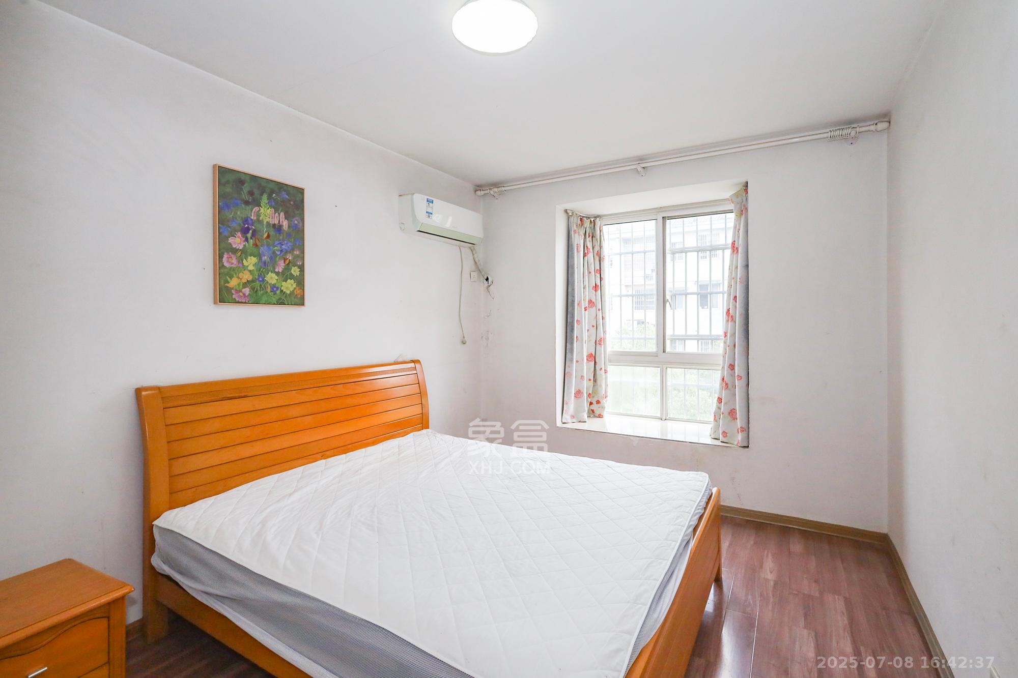 德润园  2室2厅1卫    45.0万 德润园  2室2厅1卫    45.0万卧室