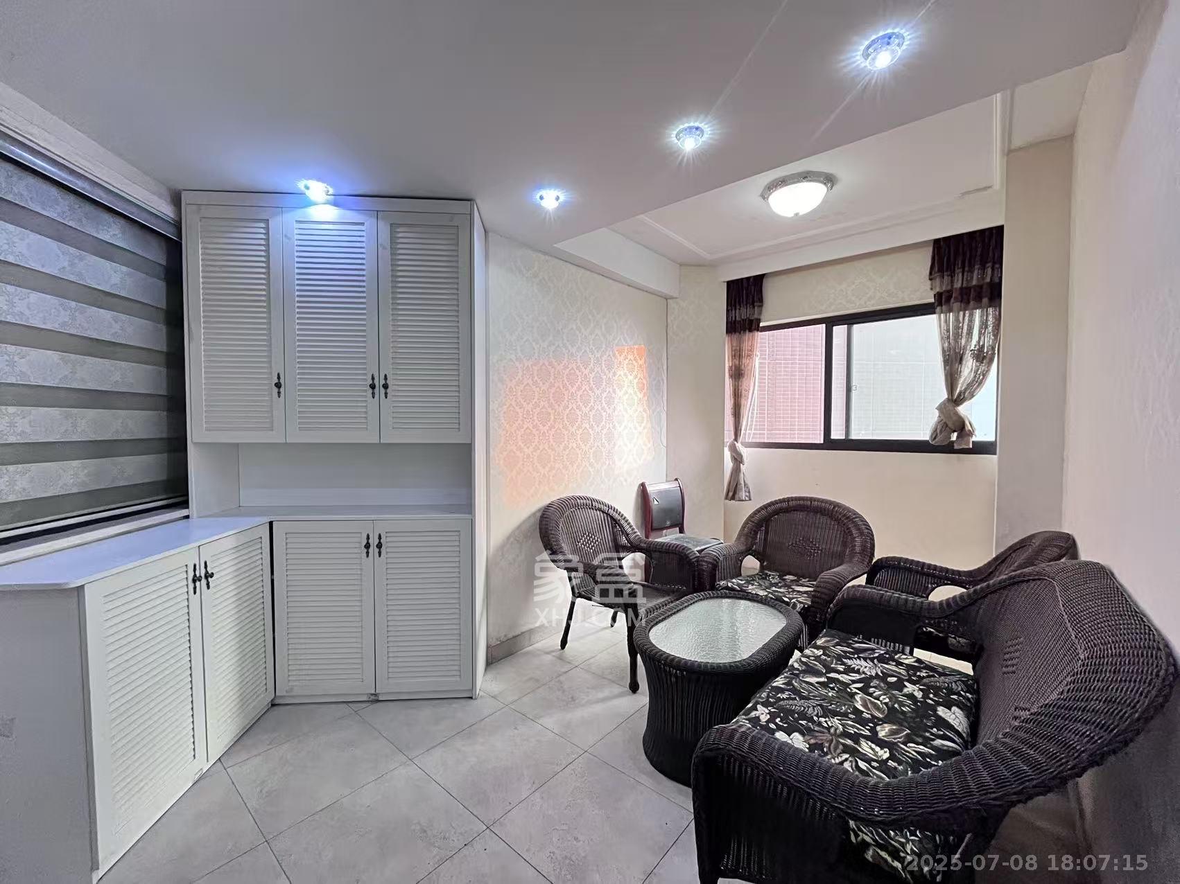 达美D6区 4室2厅2卫 3300.0元/月 达美D6区 4室2厅2卫 3300.0元/月室内图