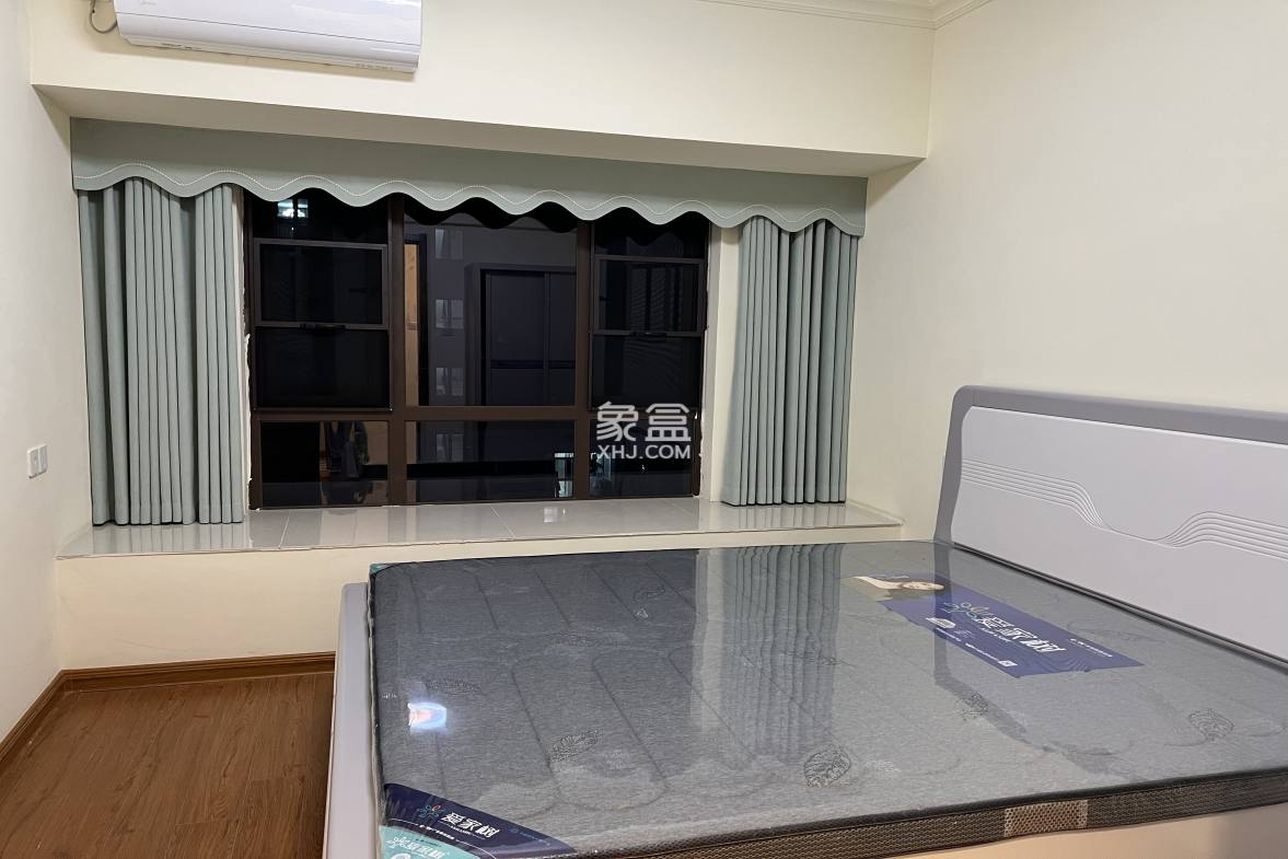 碧桂园豪园 4室2厅2卫 2000.0元/月 碧桂园豪园 4室2厅2卫 2000.0元/月室内图