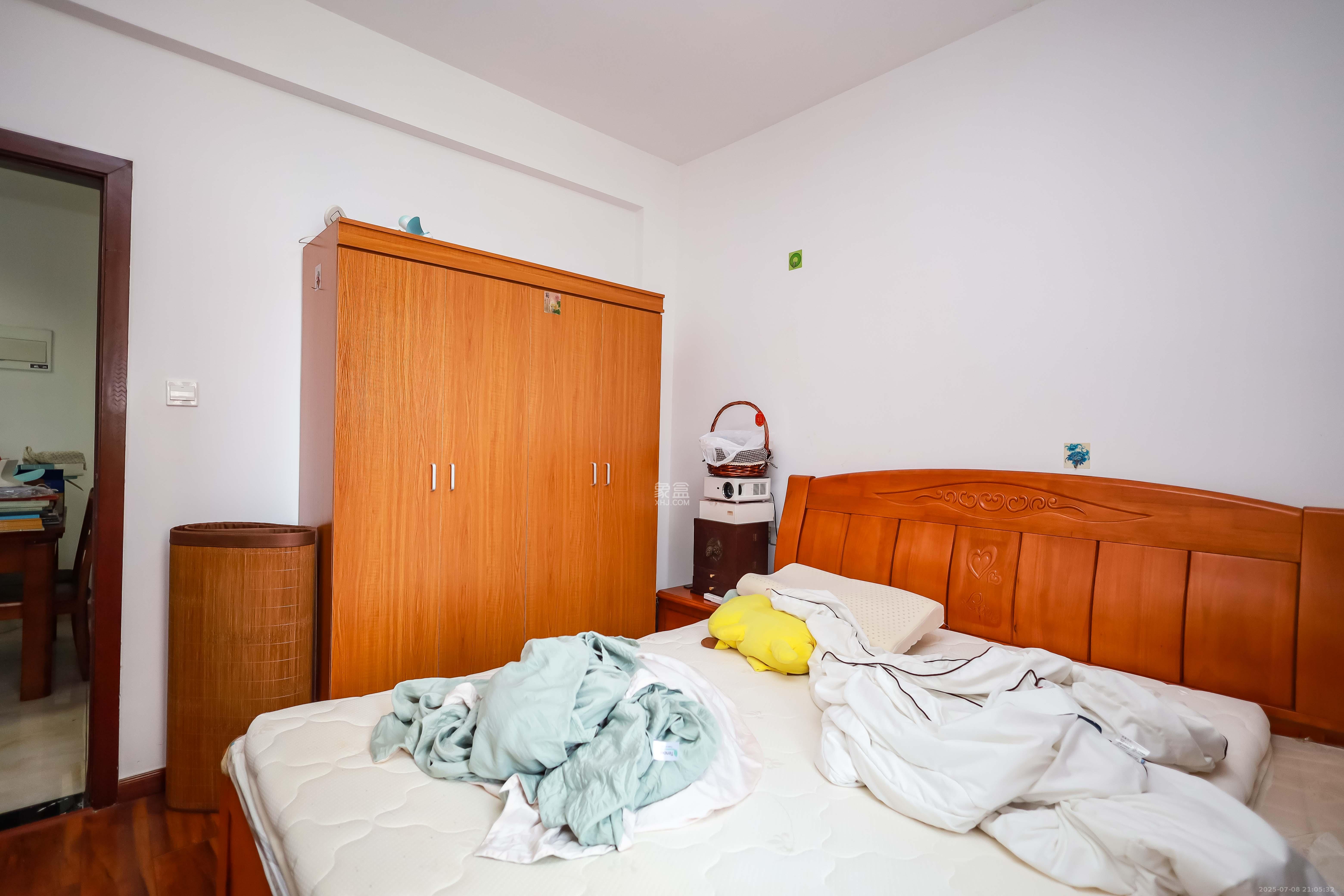 盛景谷山里 2室2厅1卫 75.0万 盛景谷山里 2室2厅1卫 75.0万卧室