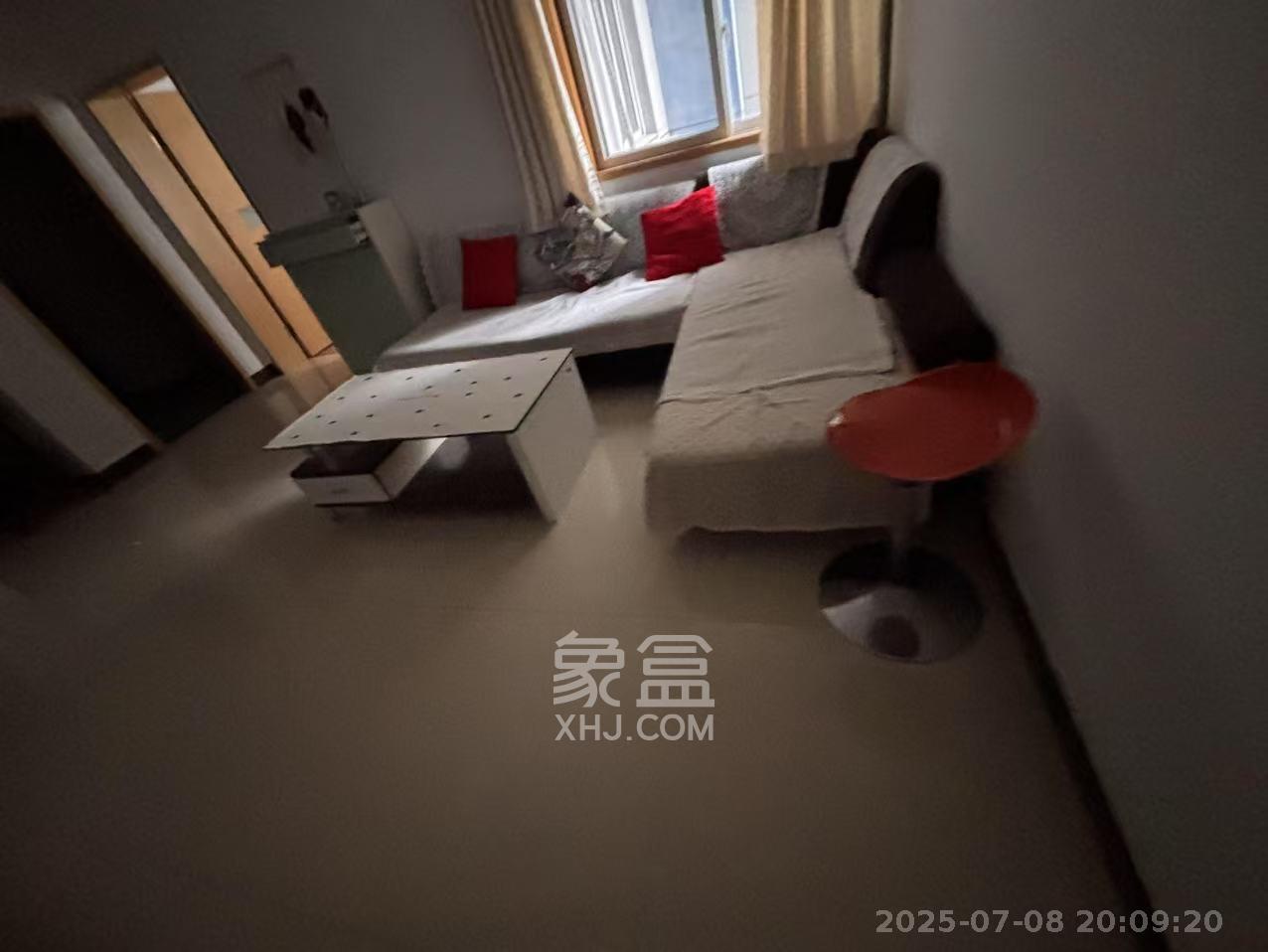 华韵07  1室1厅1卫   2100.00元/月