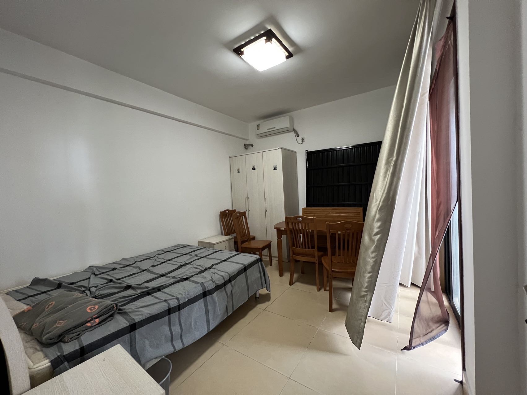 宝华海景 2室2厅1卫 3800.0元/月 宝华海景 2室2厅1卫 3800.0元/月室内图