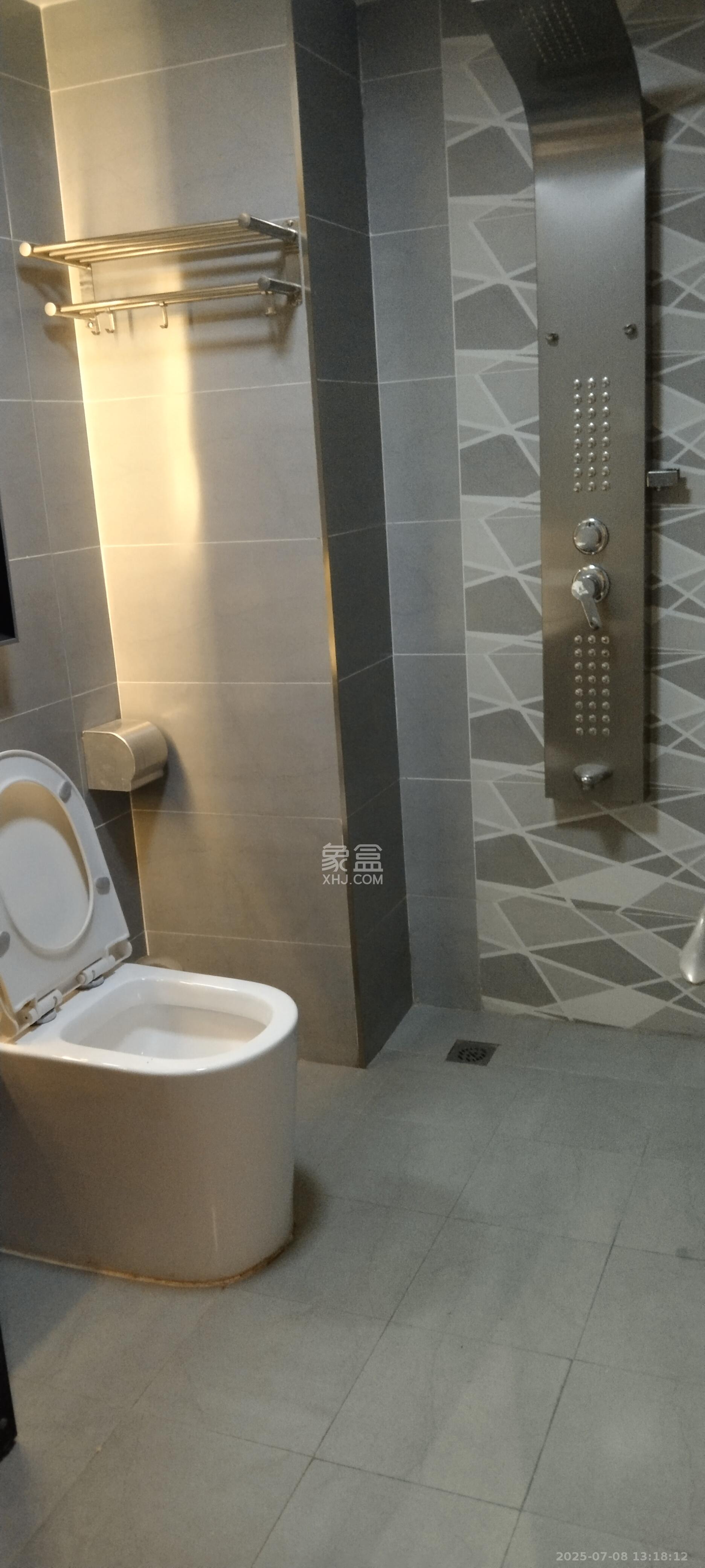 欧亚达国际广场  1室1厅1卫    1700.0元/月 欧亚达国际广场  1室1厅1卫    1700.0元/月室内图