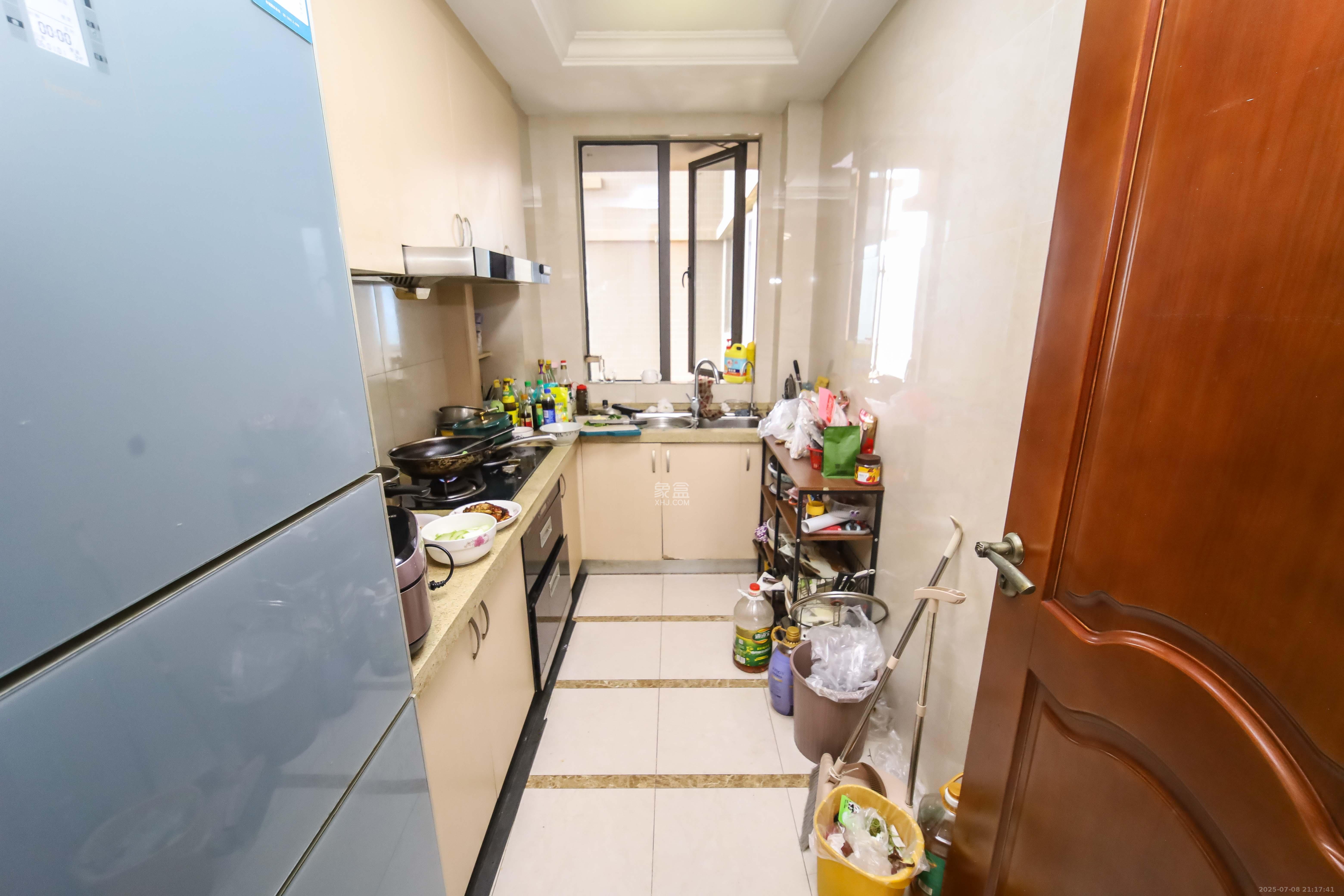 湘域熙岸  4室2厅2卫    210.0万 湘域熙岸  4室2厅2卫    210.0万厨房