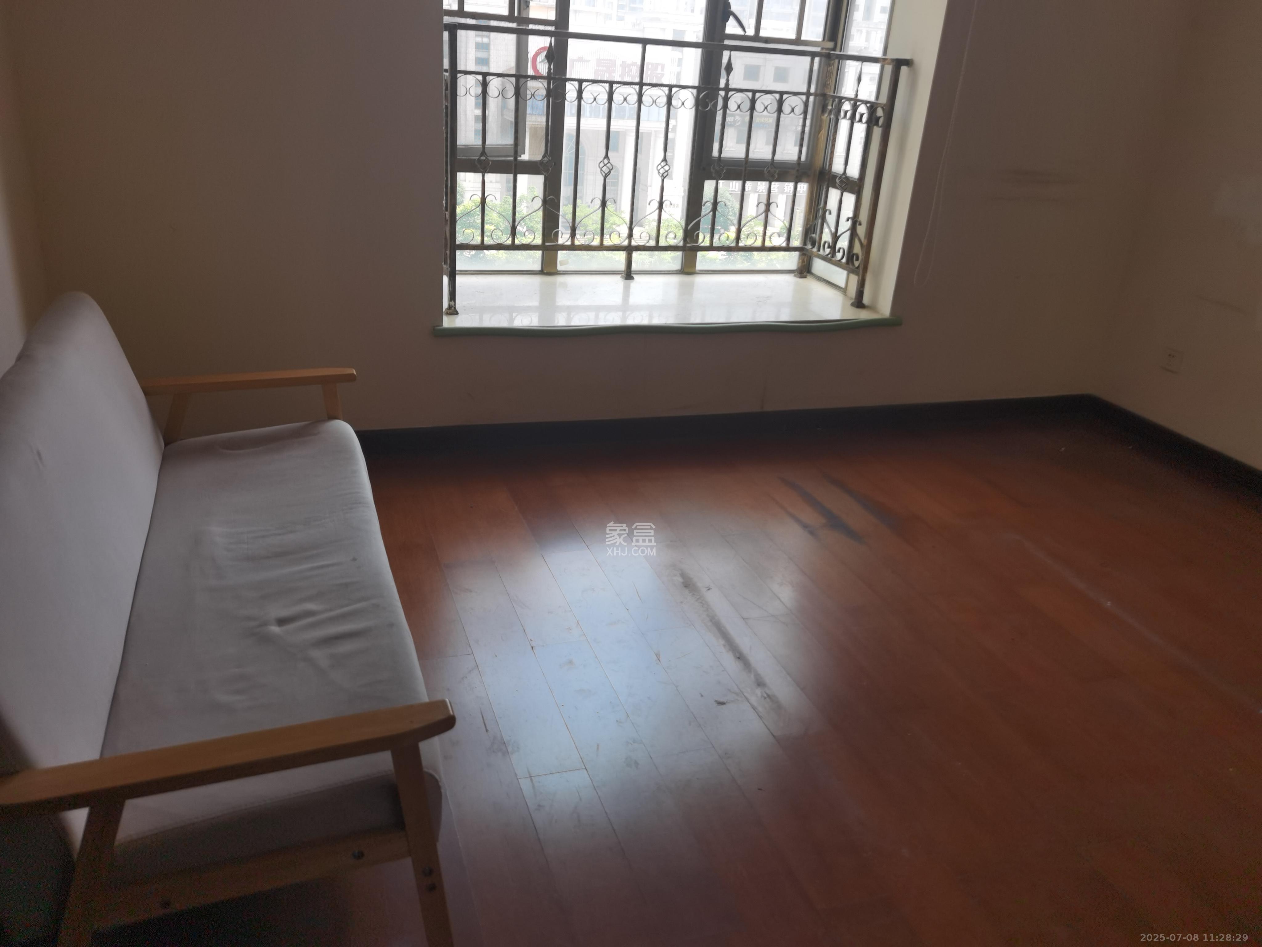 江山帝景雅典  4室2厅2卫    3200.0元/月室内图