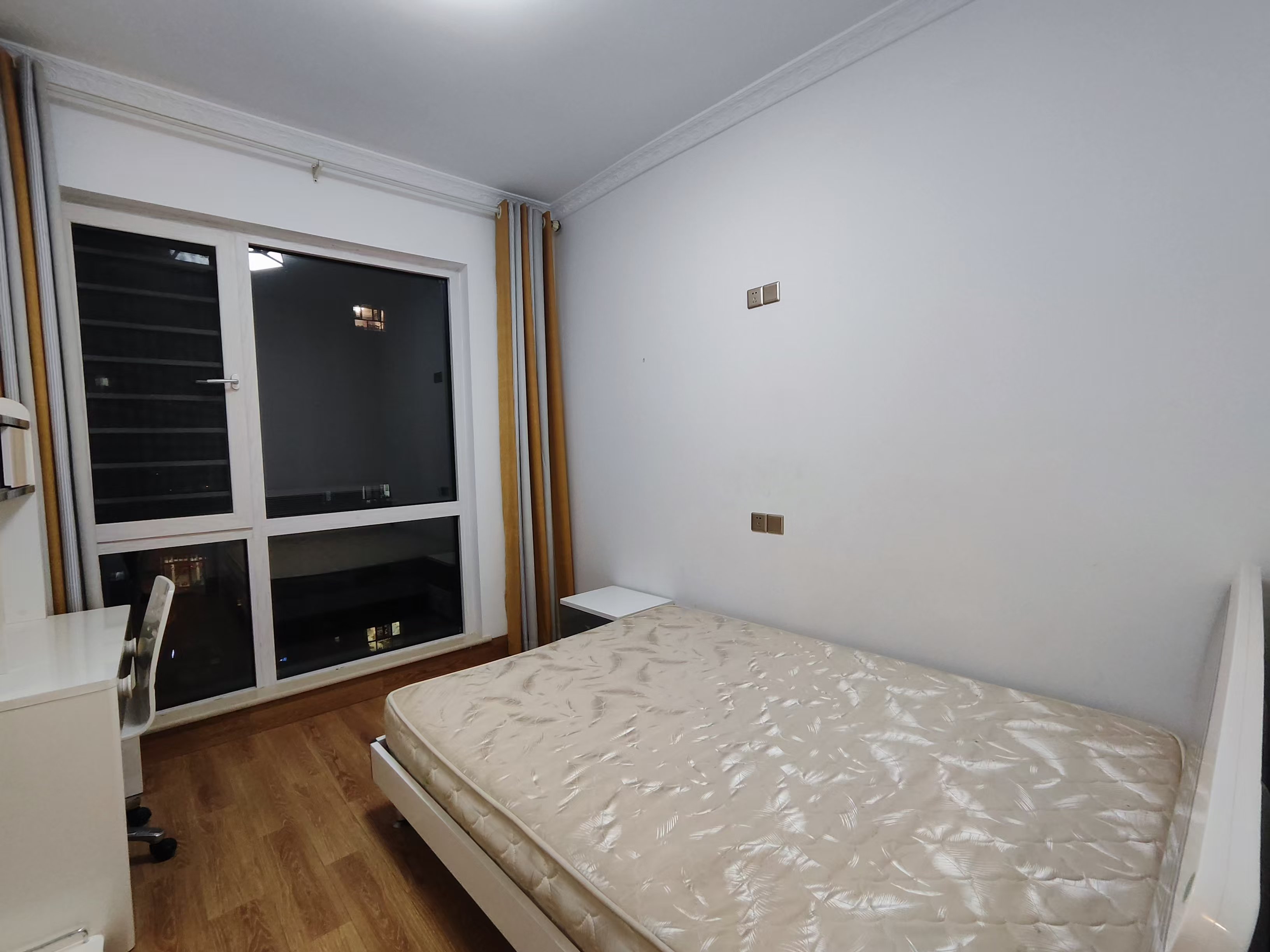 百弘学府城 3室2厅2卫 2000.0元/月 百弘学府城 3室2厅2卫 2000.0元/月室内图