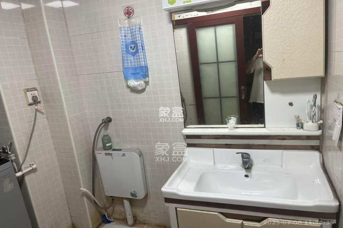 省商务厅宿舍  3室1厅1卫    2000.0元/月 省商务厅宿舍  3室1厅1卫    2000.0元/月室内图