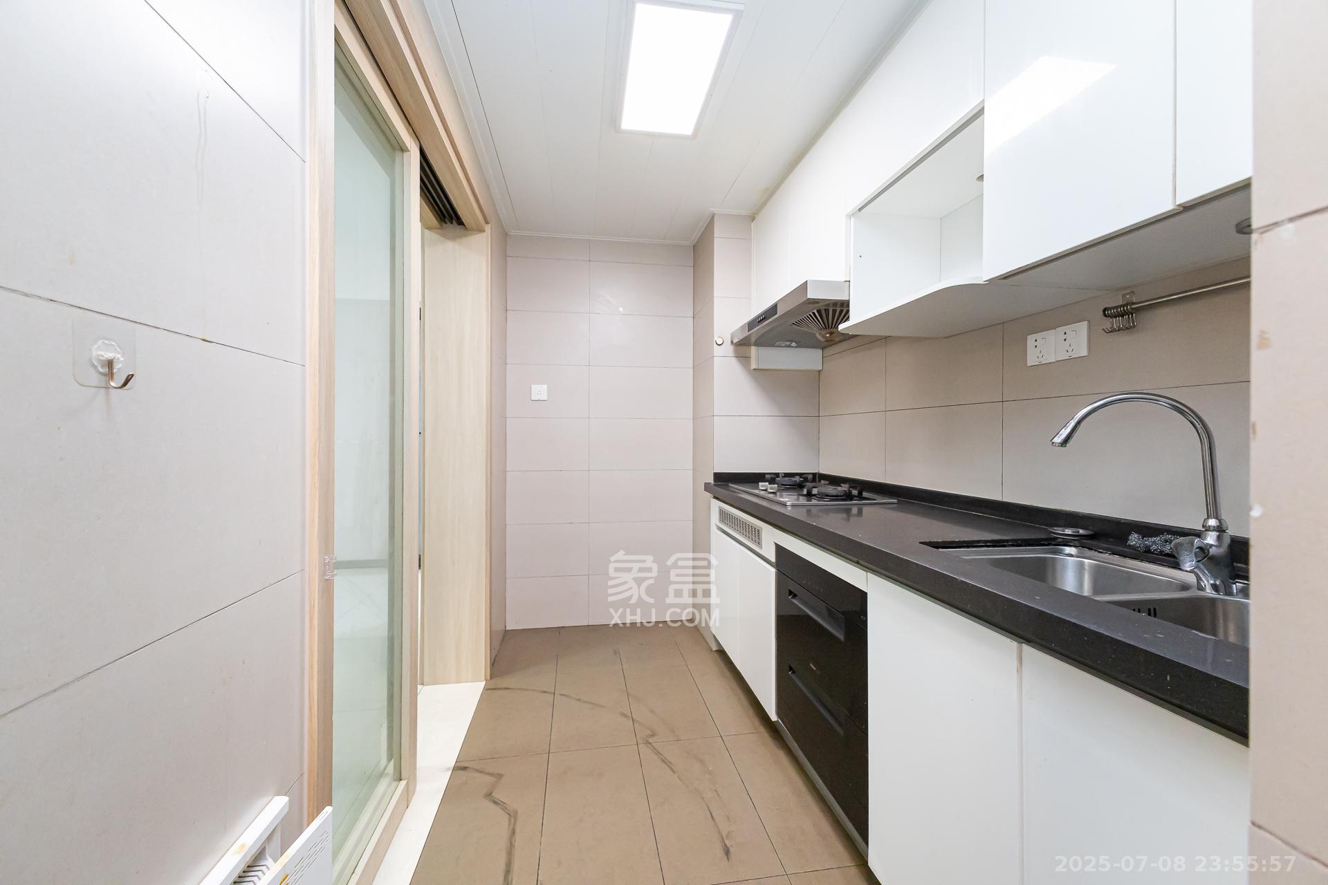 时代倾城五期  3室2厅1卫    98.0万 时代倾城五期  3室2厅1卫    98.0万厨房