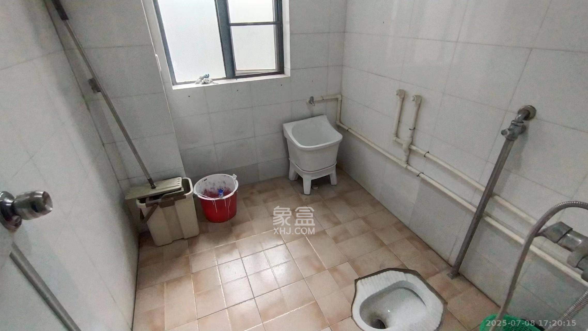 银港水晶城  4室2厅1卫    3300.0元/月 银港水晶城  4室2厅1卫    3300.0元/月室内图