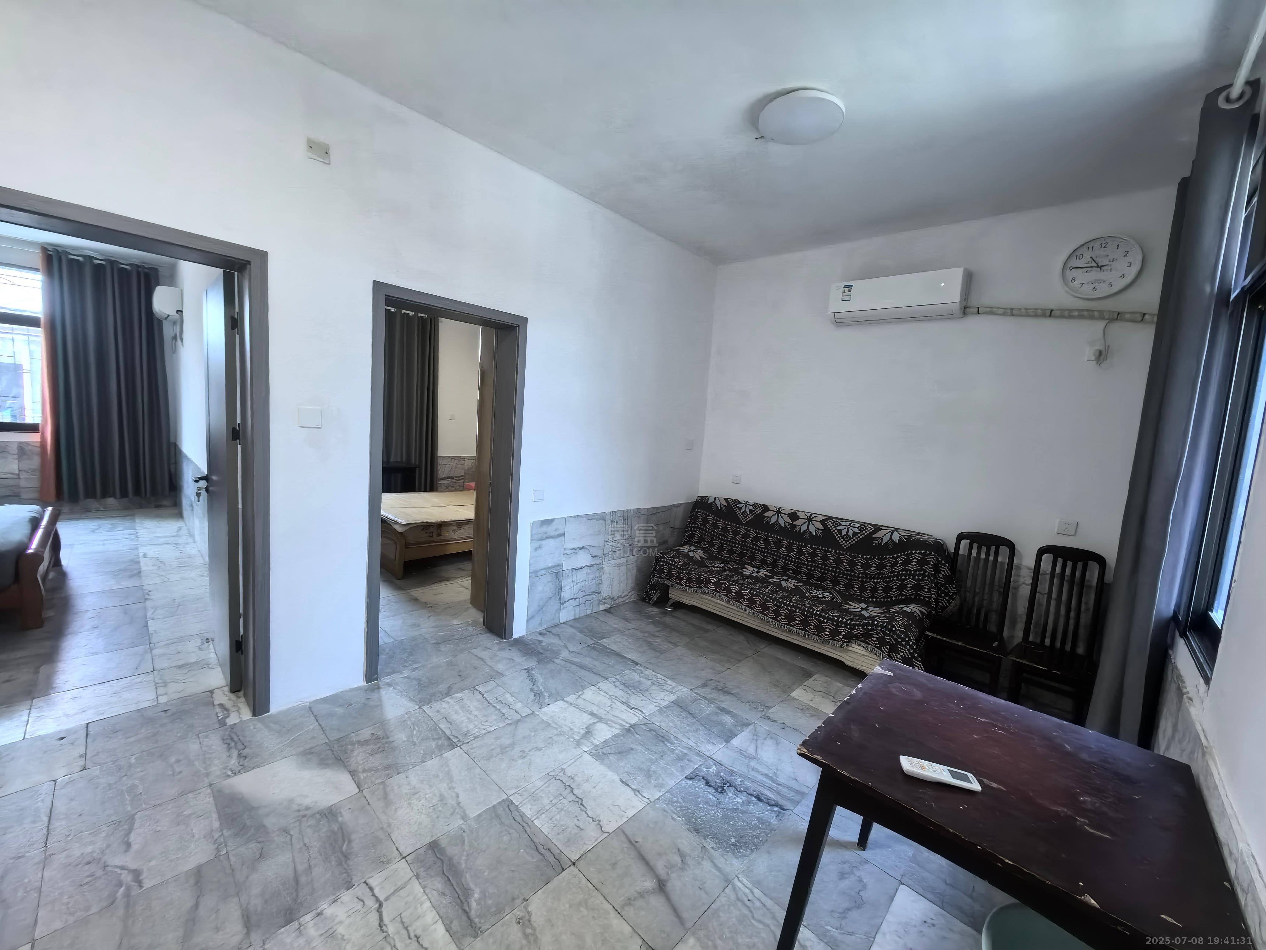 金桂小区曹一二三村 2室2厅1卫 800.0元/月 金桂小区曹一二三村 2室2厅1卫 800.0元/月室内图