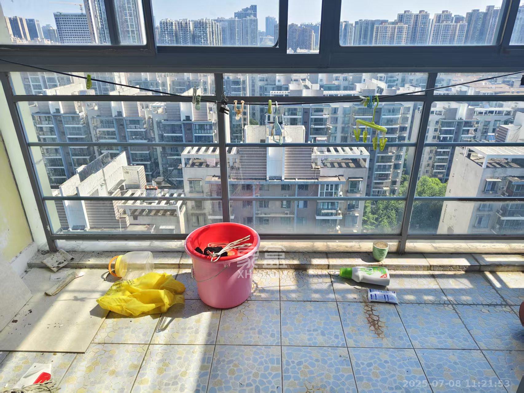 银港水晶城  2室2厅1卫   1500.00元/月室内图