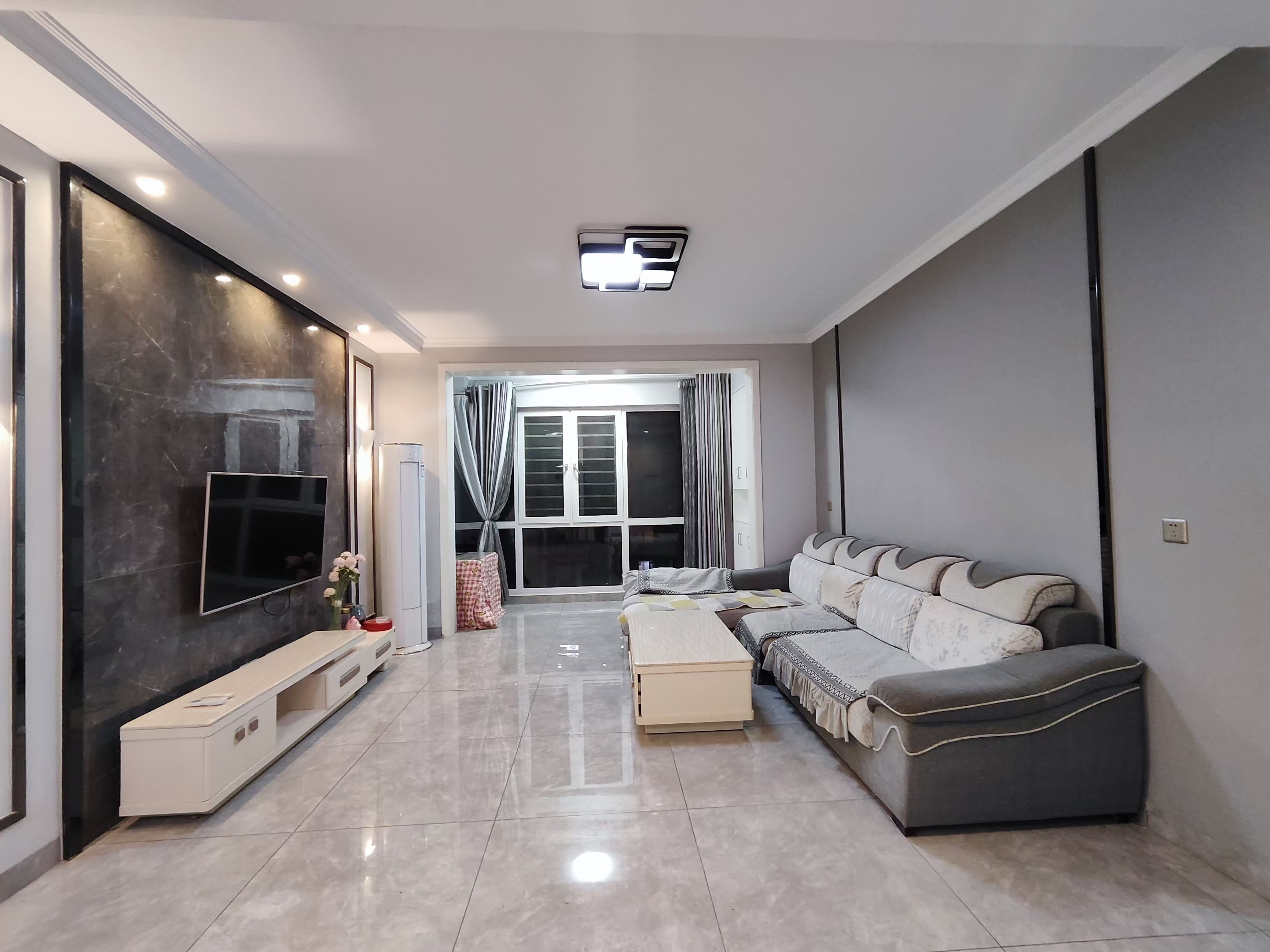 百弘学府城 3室2厅2卫 2000.0元/月 百弘学府城 3室2厅2卫 2000.0元/月室内图