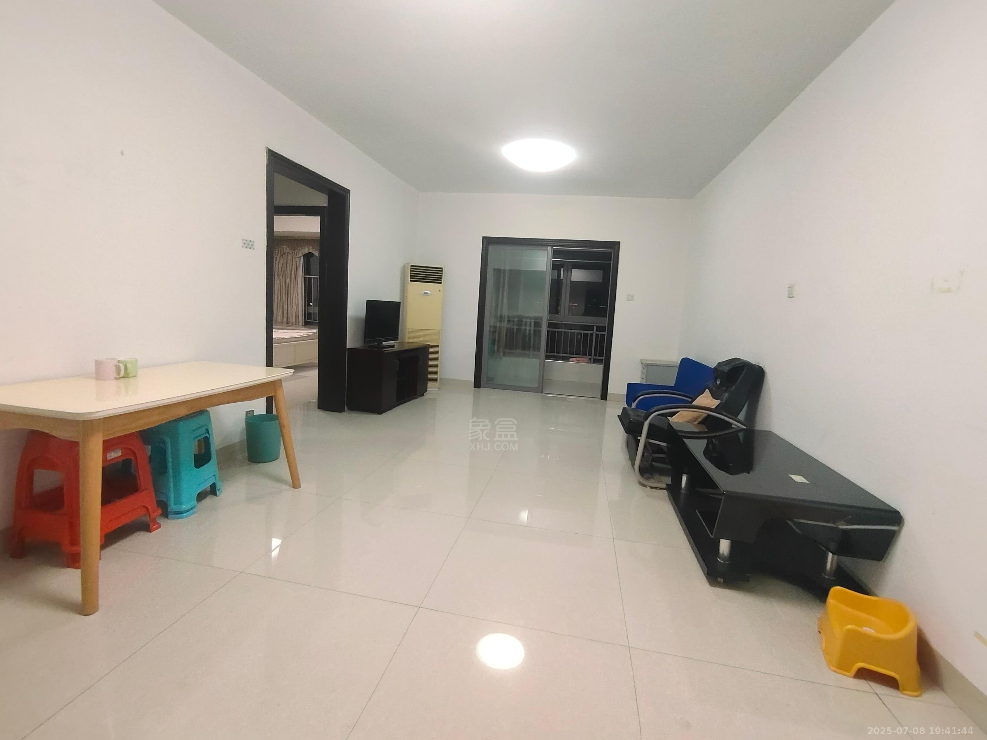 文化园三期 2室1厅1卫 1300.0元/月 文化园三期 2室1厅1卫 1300.0元/月室内图