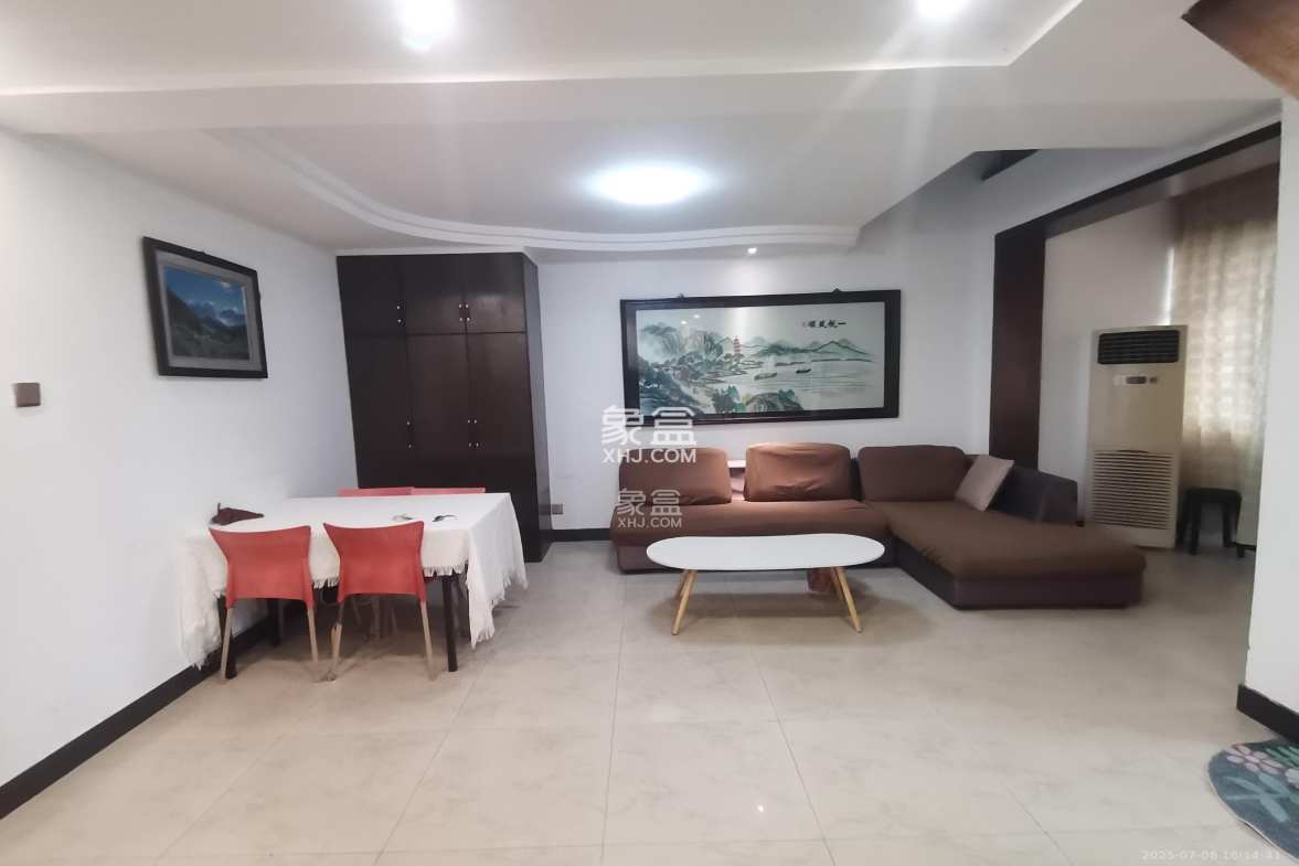 佳润新城(佳润新都)  2室1厅1卫    1600.0元/月 佳润新城(佳润新都)  2室1厅1卫    1600.0元/月室内图