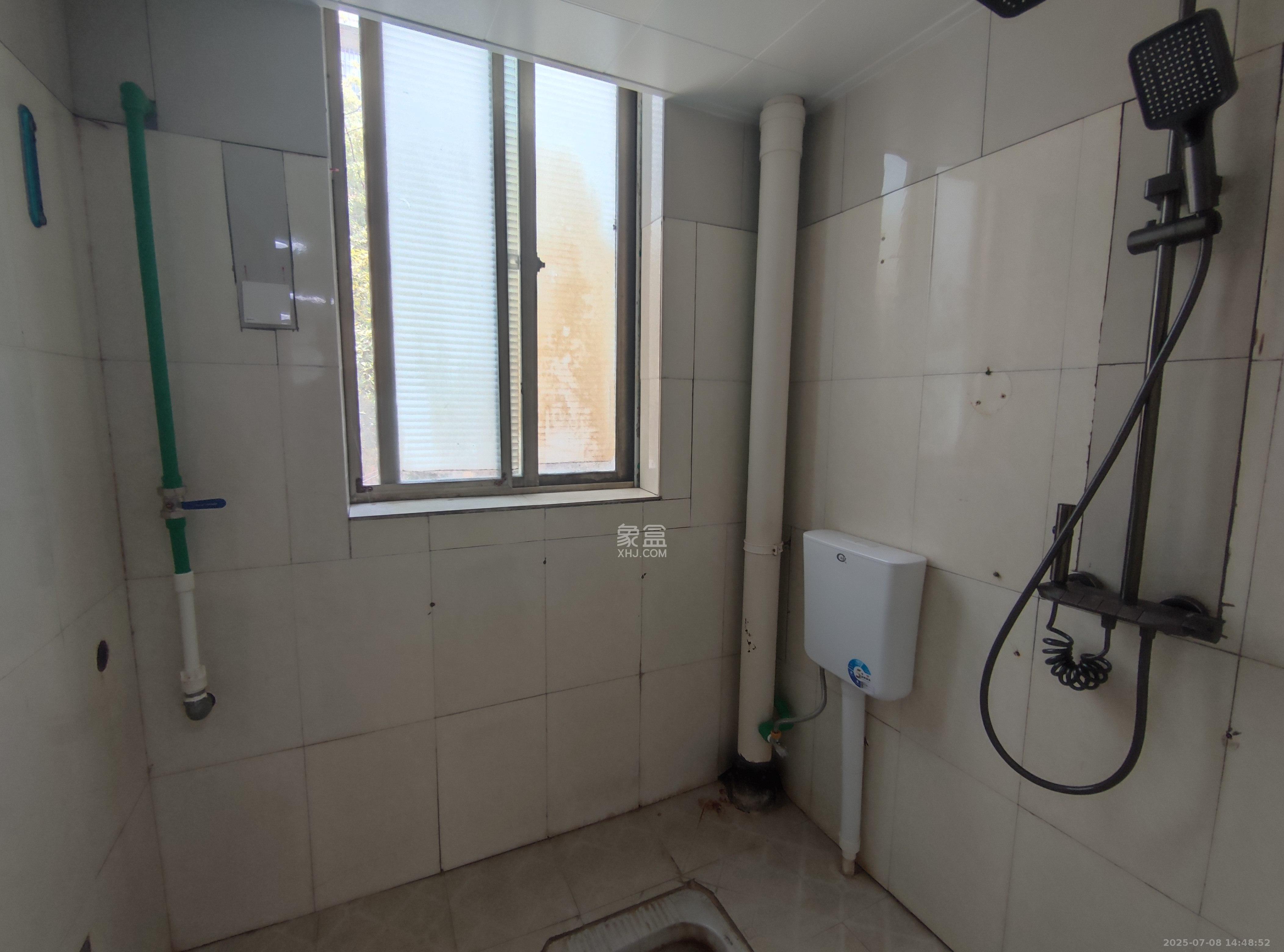 麓谷沐春园  4室2厅2卫    2600.0元/月 麓谷沐春园  4室2厅2卫    2600.0元/月