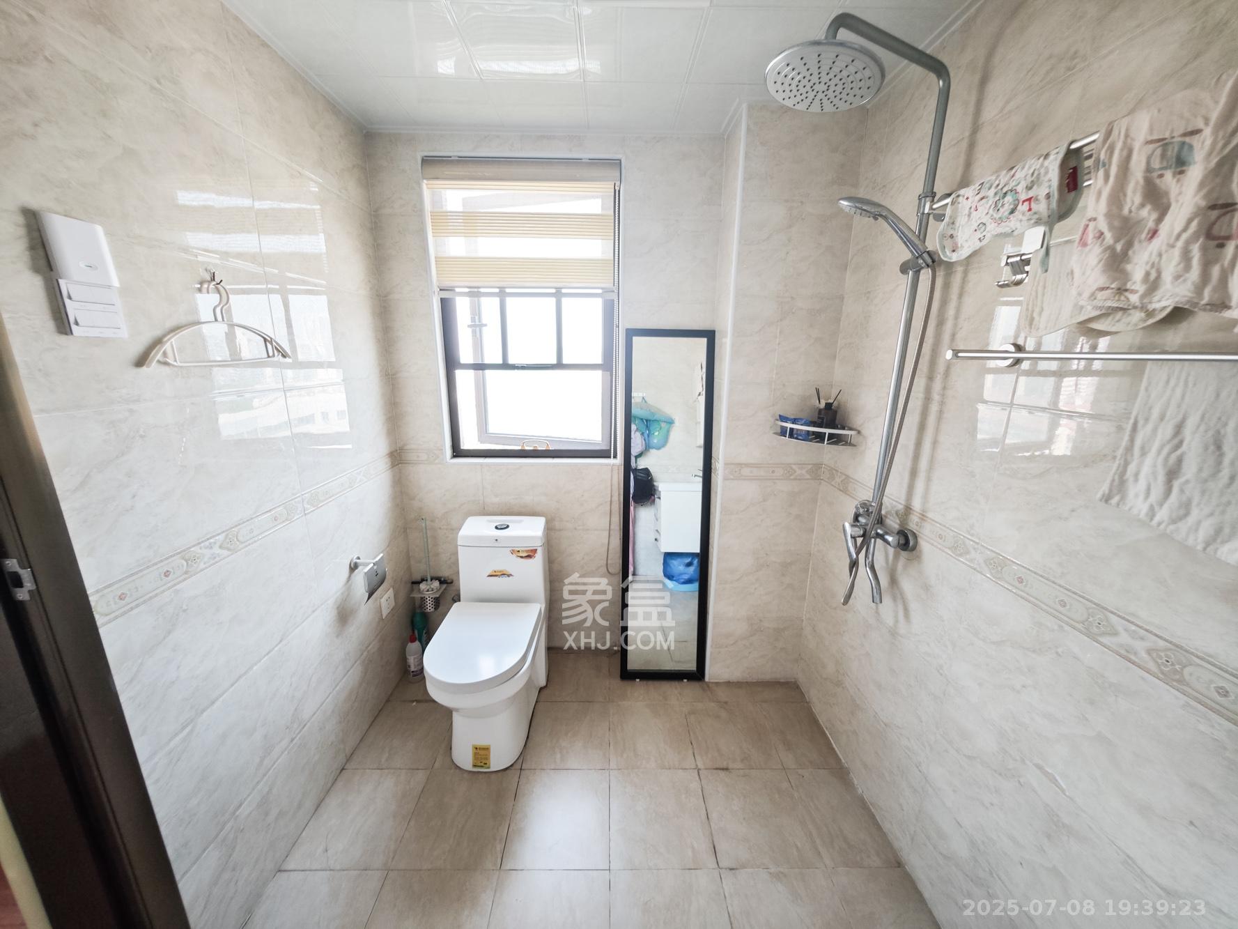 山语城三期 3室1厅2卫 85.0万 山语城三期 3室1厅2卫 85.0万卫生间