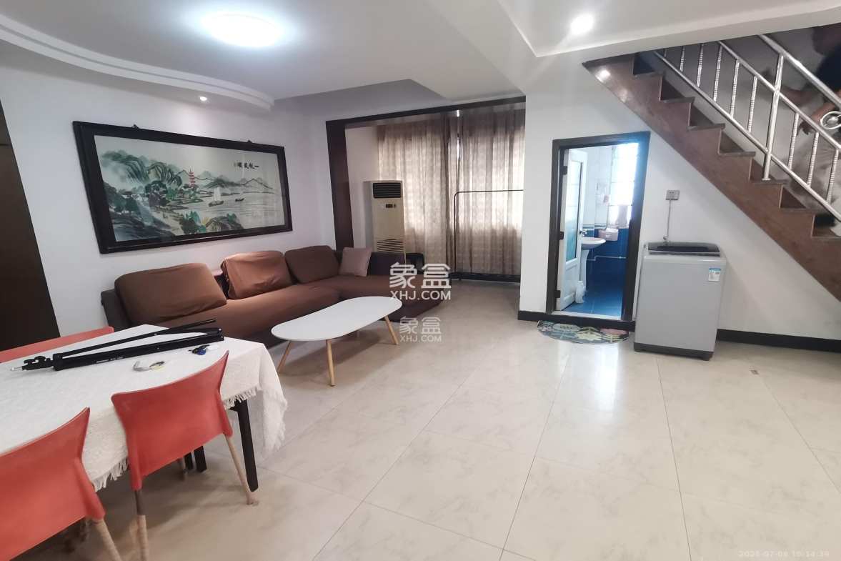 佳润新城(佳润新都)  2室1厅1卫    1600.0元/月 佳润新城(佳润新都)  2室1厅1卫    1600.0元/月室内图