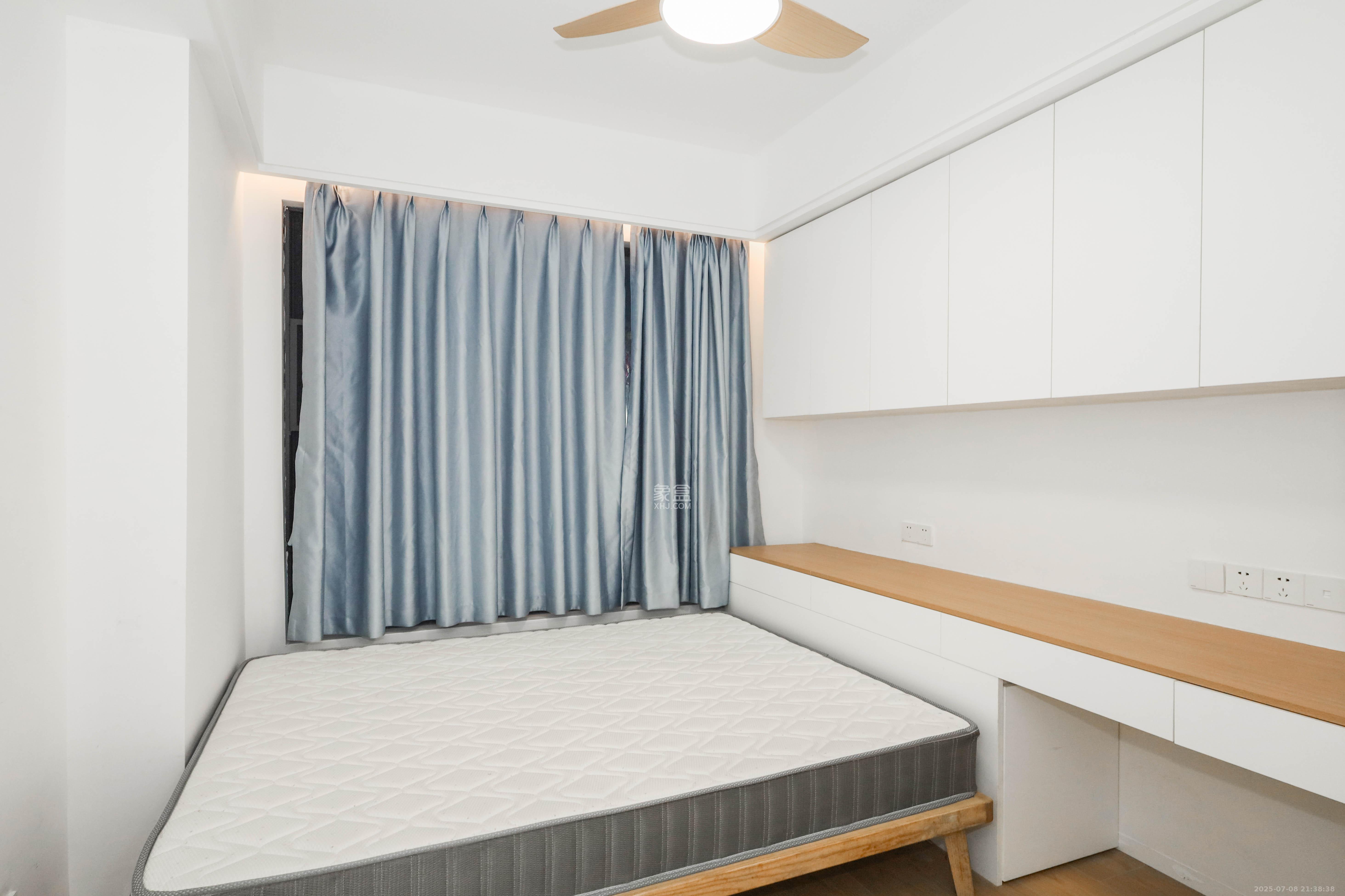 建发央著  4室2厅2卫    235.0万卧室