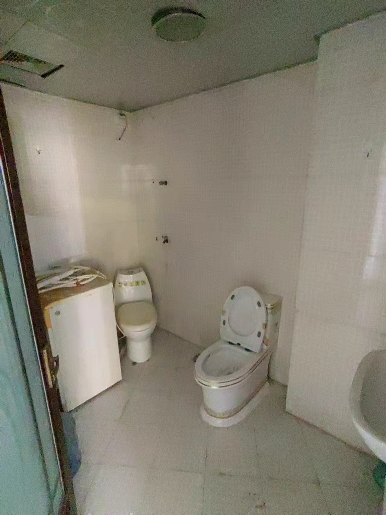 宝华海景 4室2厅2卫 4300.0元/月 宝华海景 4室2厅2卫 4300.0元/月室内图