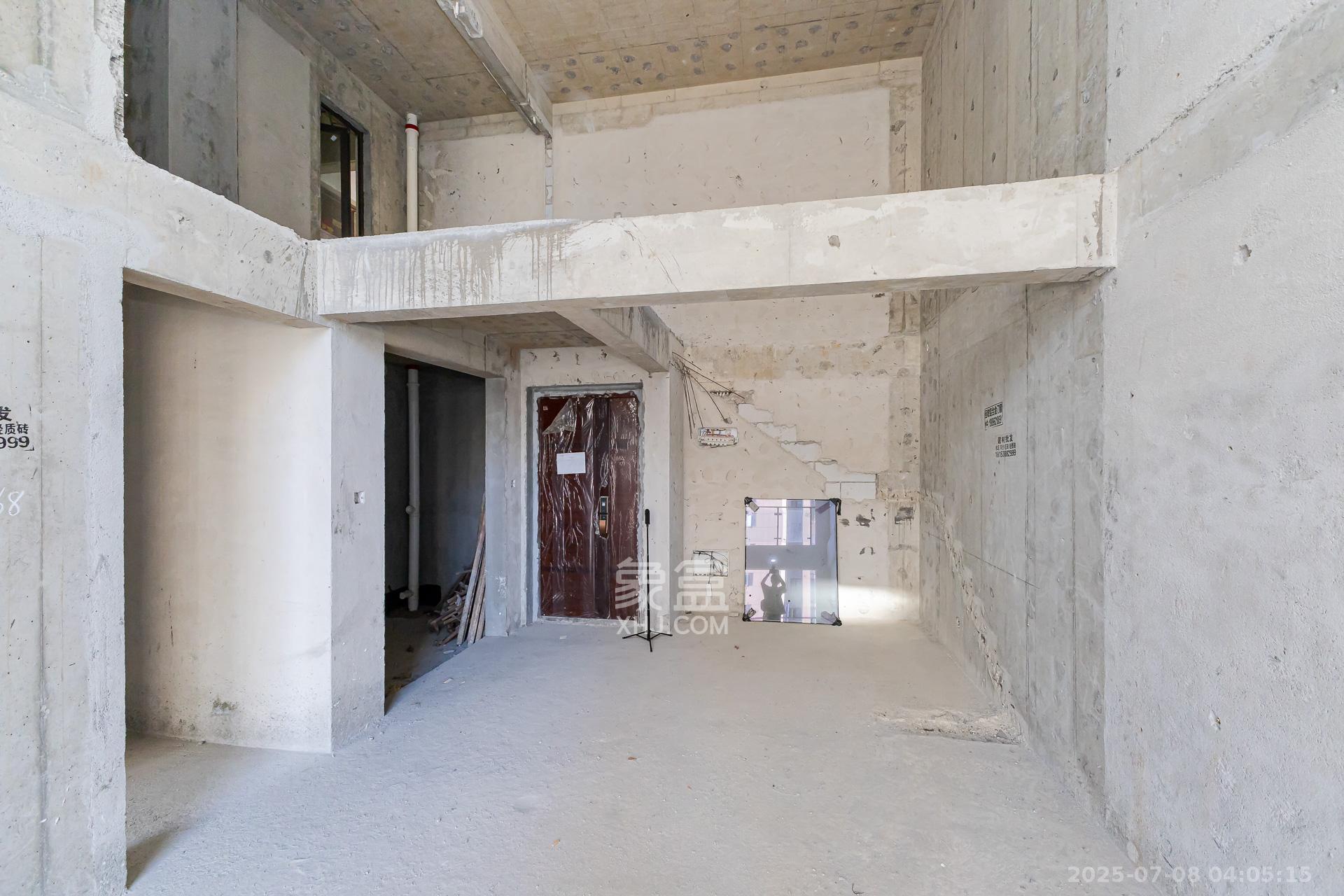 润和湘江天地D区 4室2厅2卫 135.0万 润和湘江天地D区 4室2厅2卫 135.0万客厅