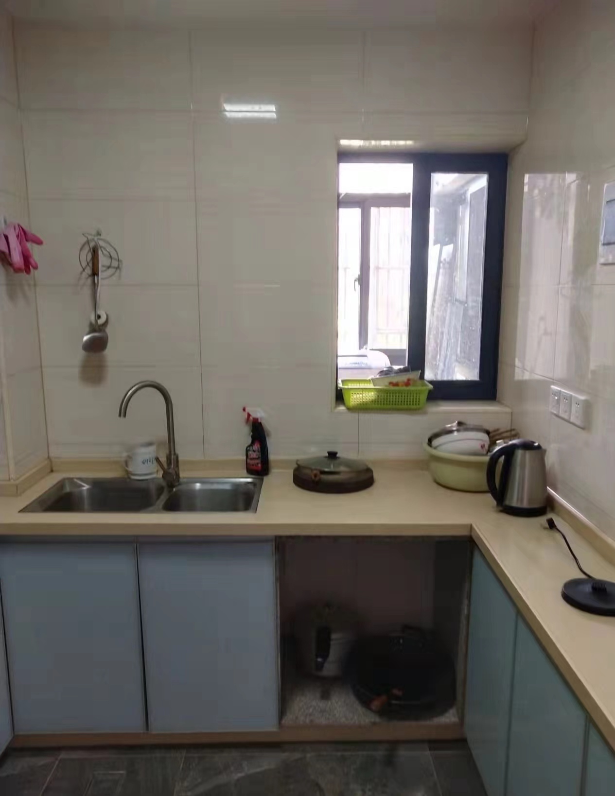 丽晶温泉海景花园一期(别名:丽晶维港、丽晶海景花园) 3室2厅2卫 2800.0元/月 丽晶温泉海景花园一期(别名:丽晶维港、丽晶海景花园) 3室2厅2卫 2800.0元/月室内图