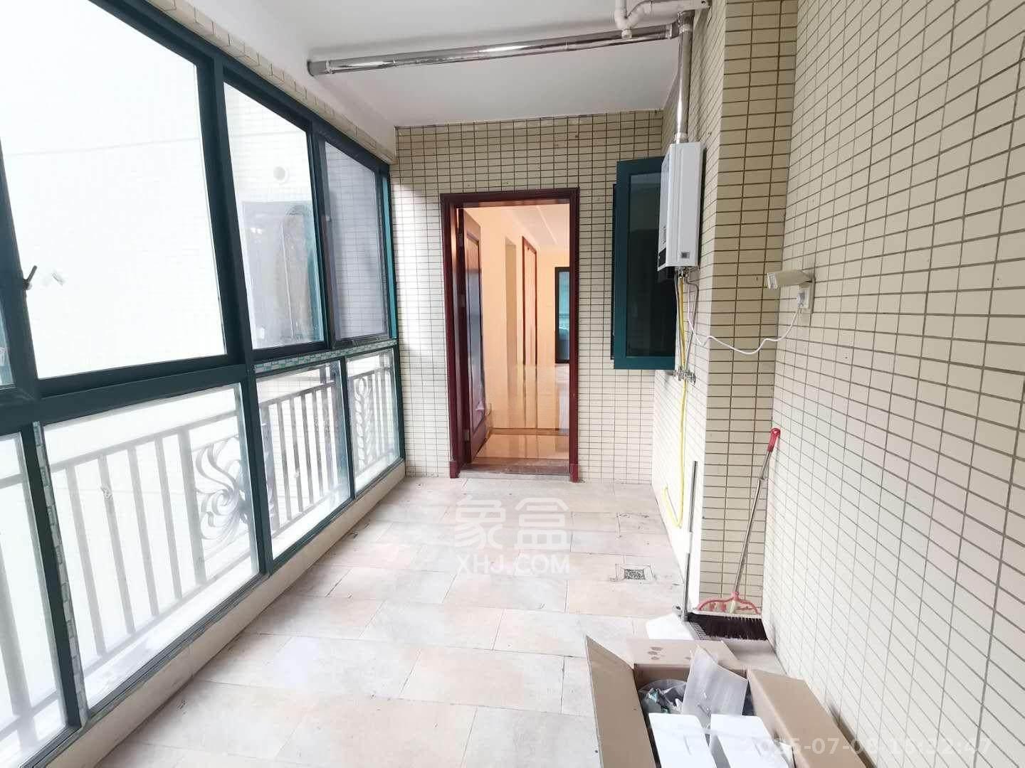 恒大城  3室2厅2卫   2400.00元/月室内图