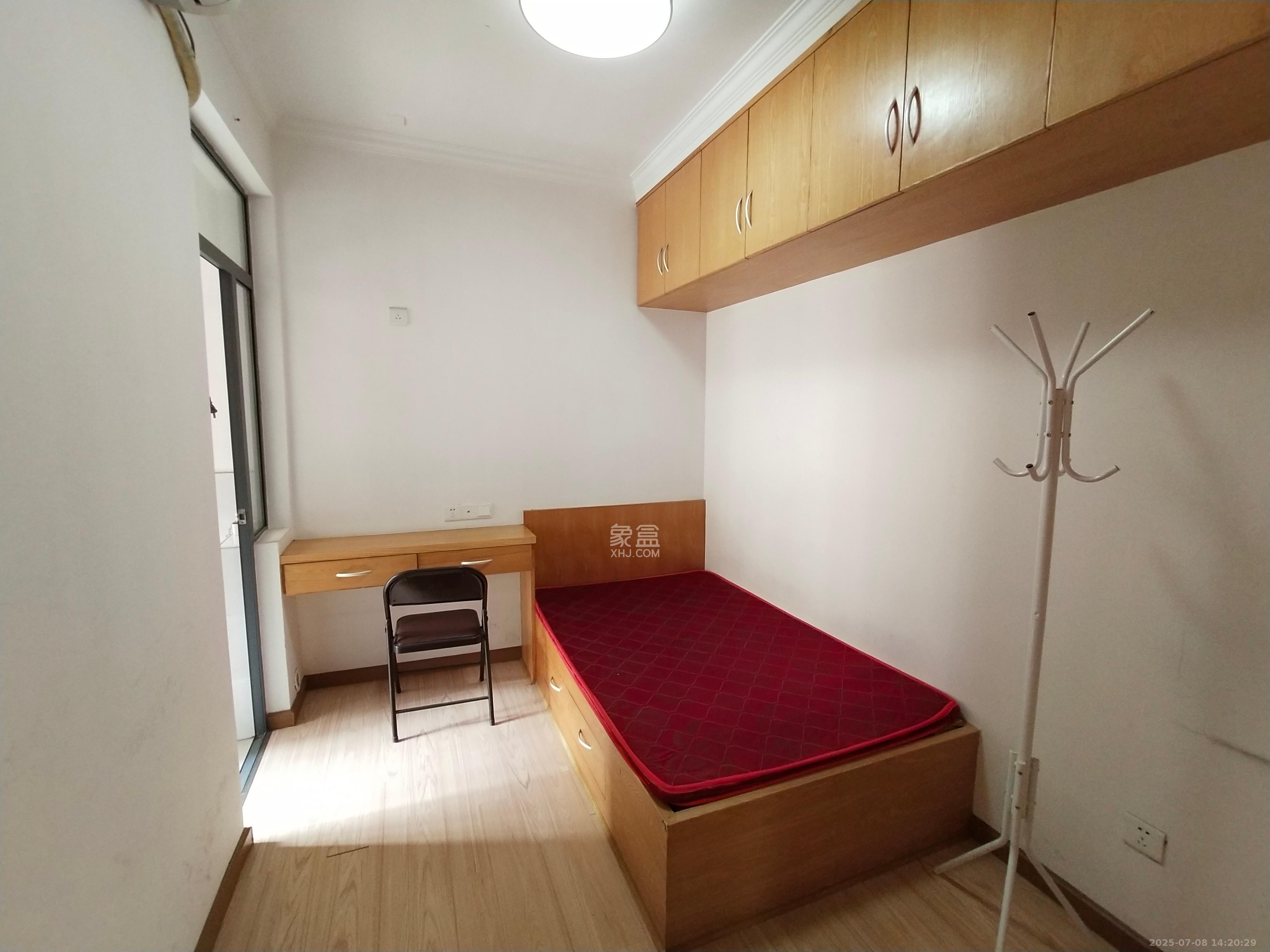 中城丽景香山园  3室1厅1卫   2500.00元/月室内图