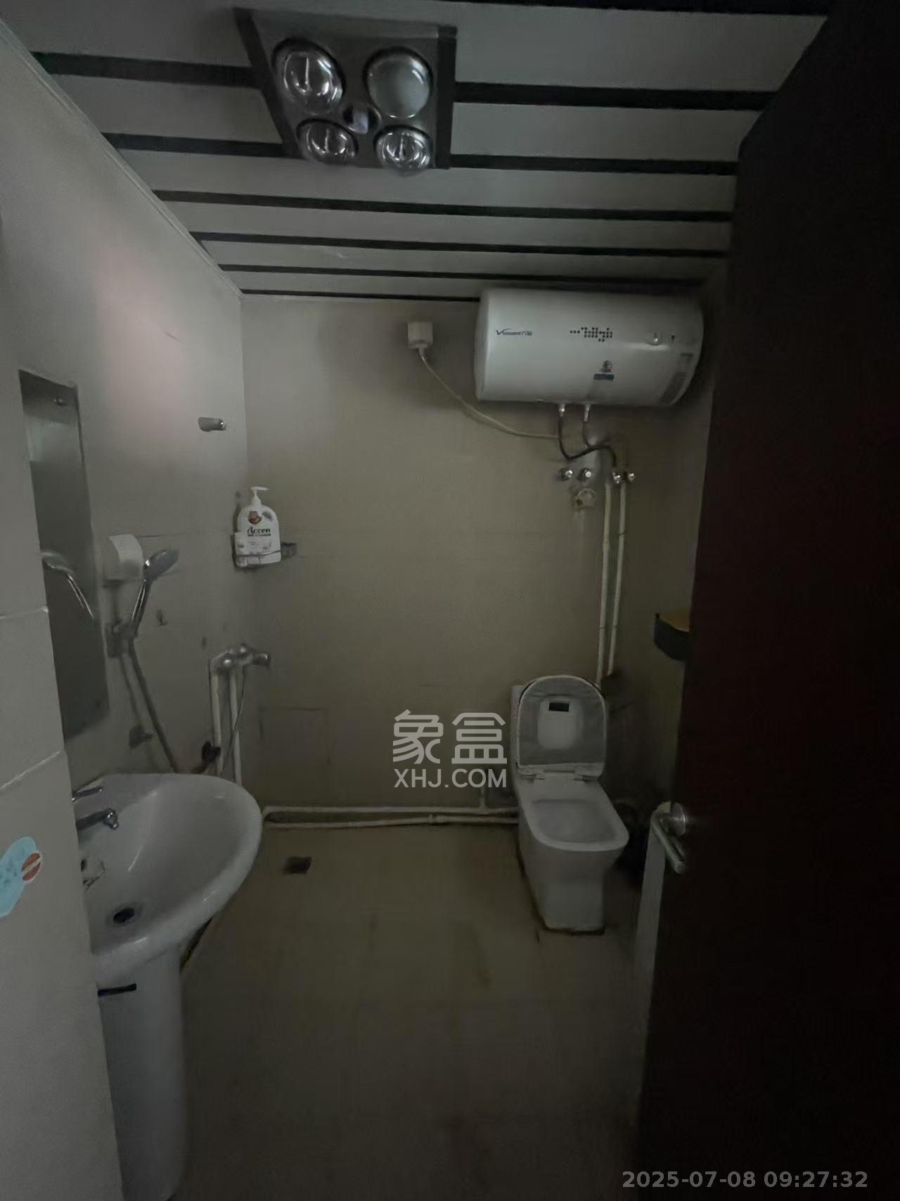 标志商务中心  1室1厅1卫    1200.0元/月室内图