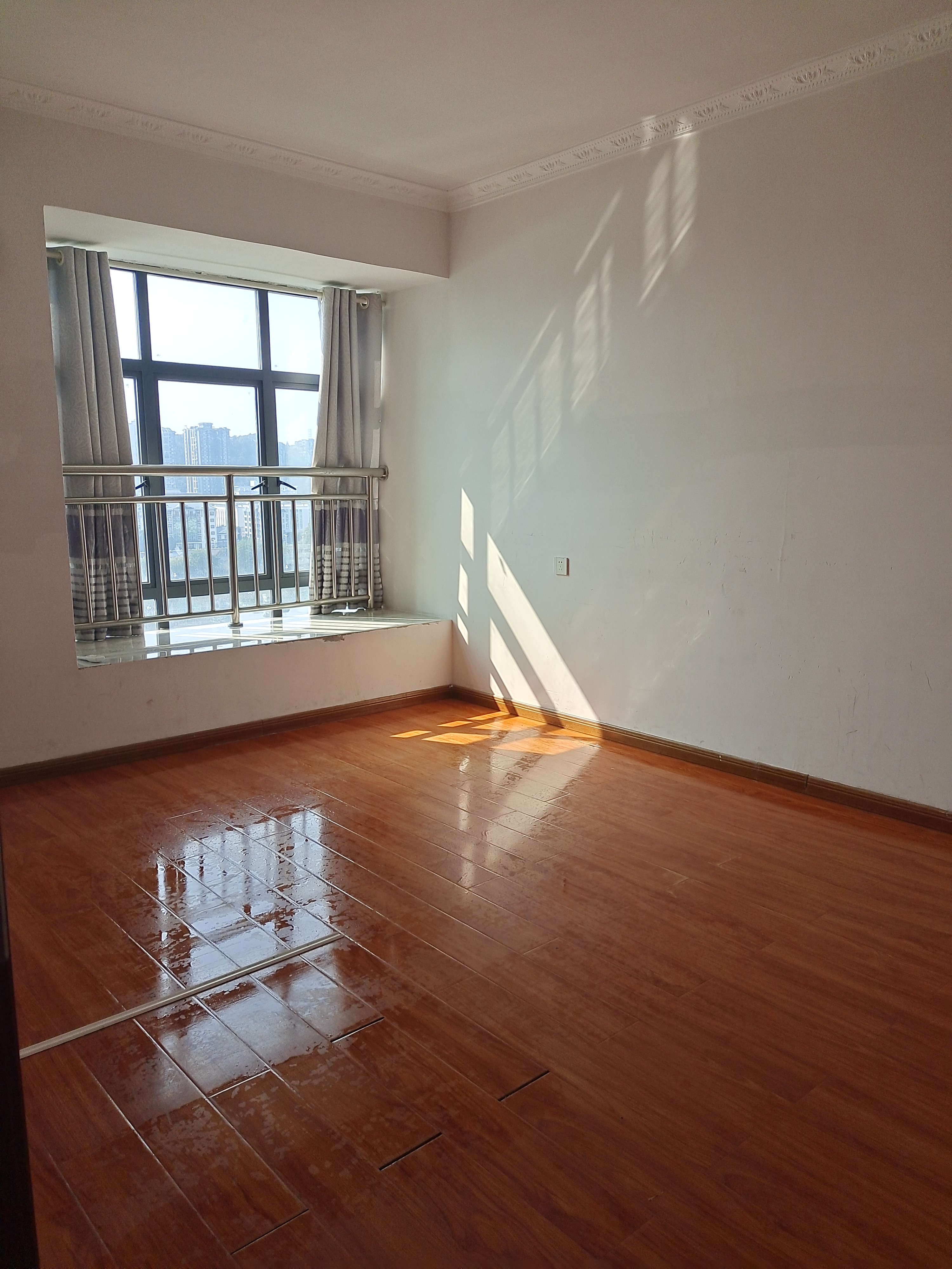 南门口安置小区一期 3室2厅2卫 2000.0元/月 南门口安置小区一期 3室2厅2卫 2000.0元/月室内图