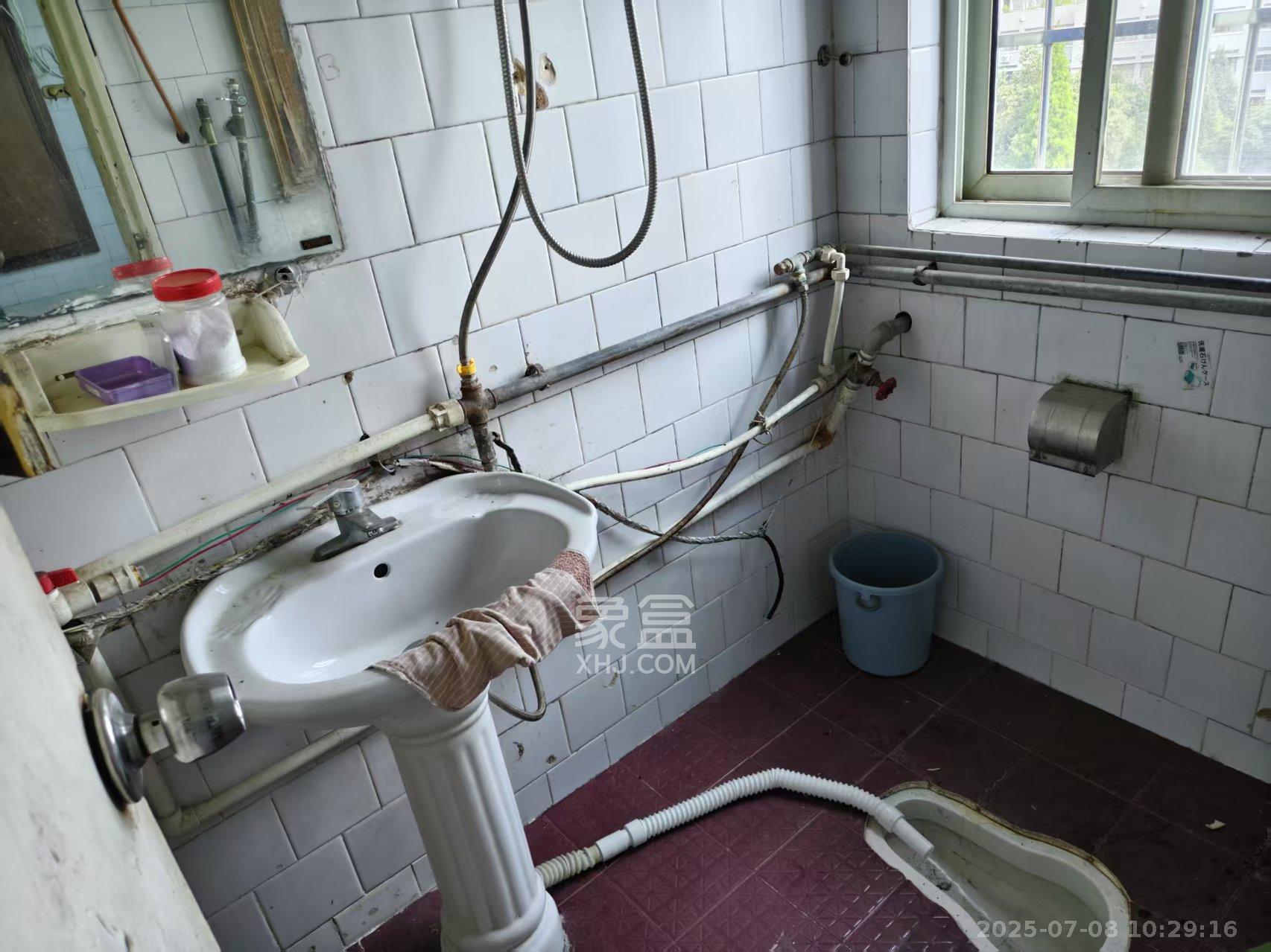 商贸旅游学院教师宿舍  3室2厅1卫    1200.0元/月室内图