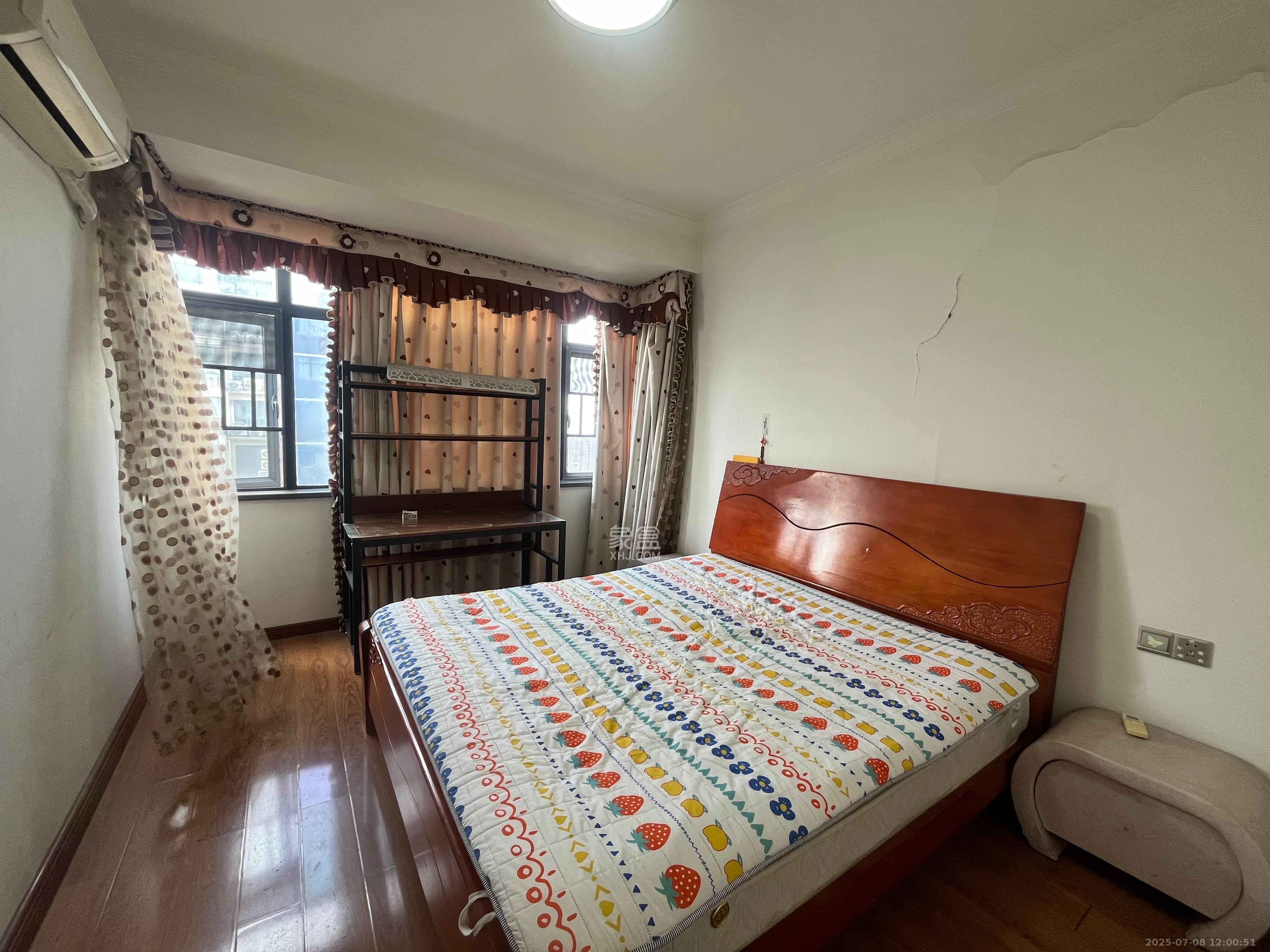 湘水熙园 3室2厅1卫 2400.0元/月 湘水熙园 3室2厅1卫 2400.0元/月室内图