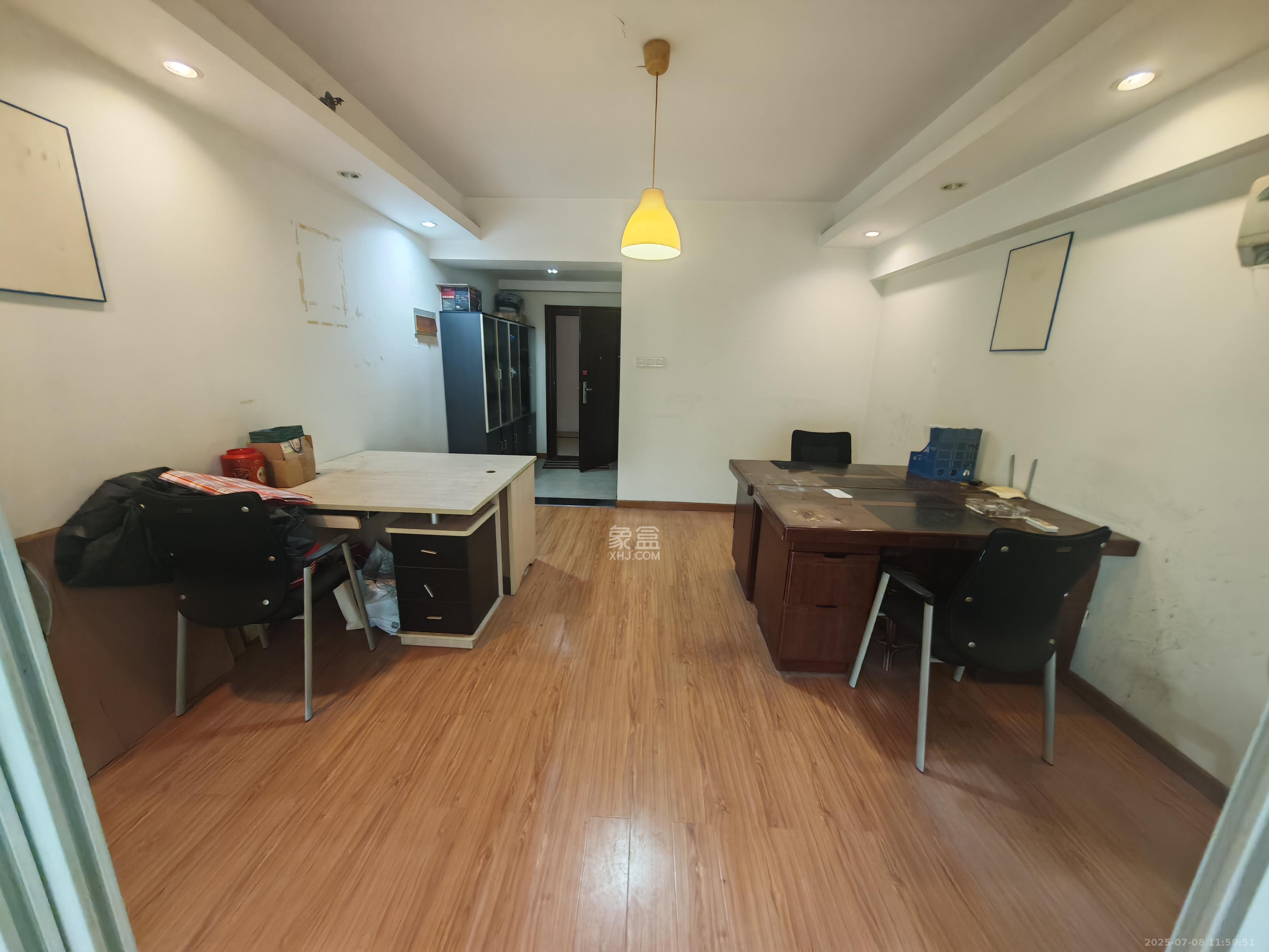 嘉盛国际广场 1室1厅1卫 2000.00元/月 嘉盛国际广场 1室1厅1卫 2000.00元/月室内图