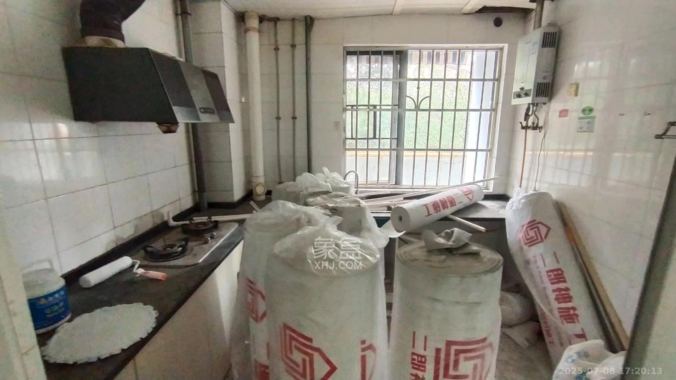 银港水晶城  4室2厅1卫    3300.0元/月 银港水晶城  4室2厅1卫    3300.0元/月室内图