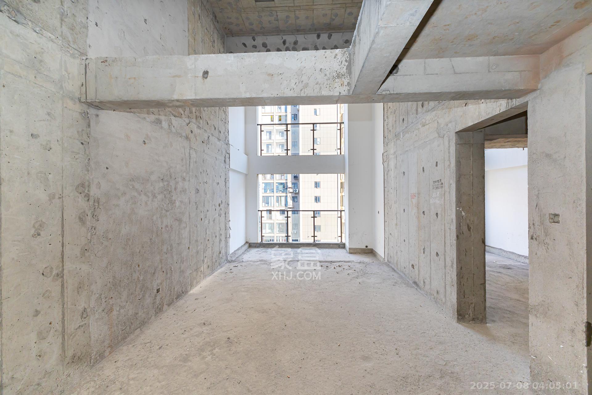 润和湘江天地D区 4室2厅2卫 135.0万 润和湘江天地D区 4室2厅2卫 135.0万客厅