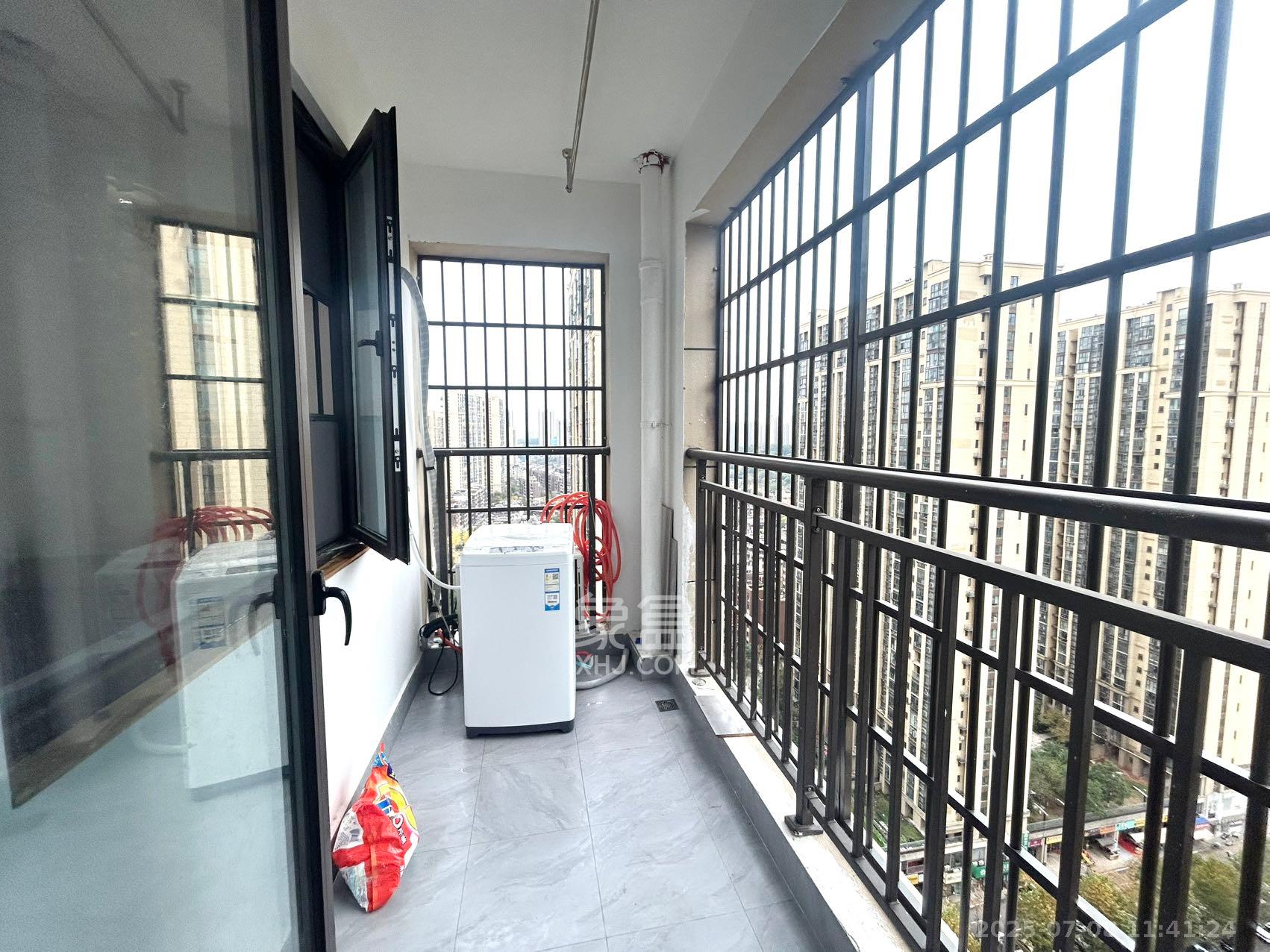 长房明宸府  4室1厅1卫   2200.00元/月室内图