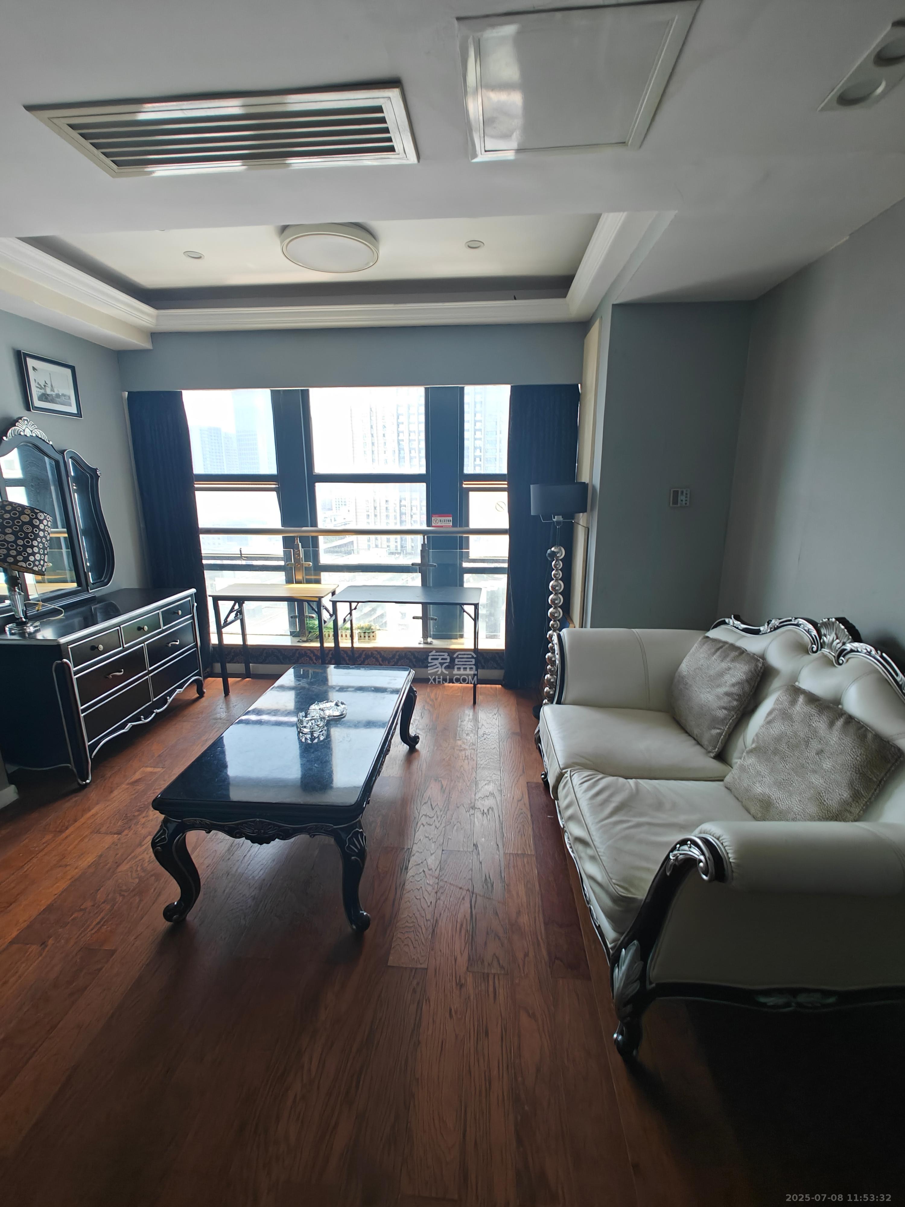 壹号公馆  1室1厅1卫    2300.0元/月 壹号公馆  1室1厅1卫    2300.0元/月室内图